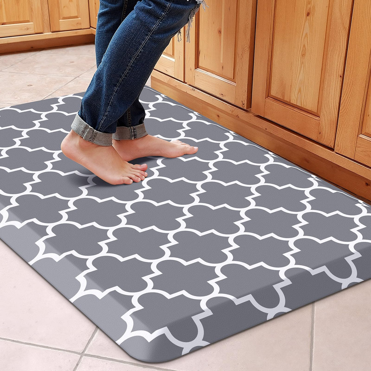 WISELIFE Anti-Fatigue Cushioned Kitchen Mat / Rug ,17.3"x 28",Non Slip Heavy Duty PVC Ergonomic Waterproof Comfort Rugs for Floor Home, Office, Sink, Laundry,Black