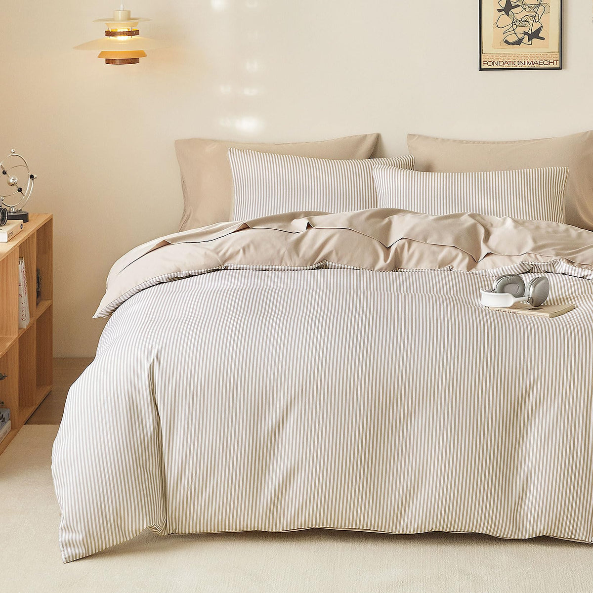 Wake In Cloud - Striped Comforter Set, Ticking Stripe Vertical Pinstripe Neutral Farmhouse Pattern Printed, Soft Lightweight Bedding, 3 Pieces, Blue White, Twin/Twin XL Size