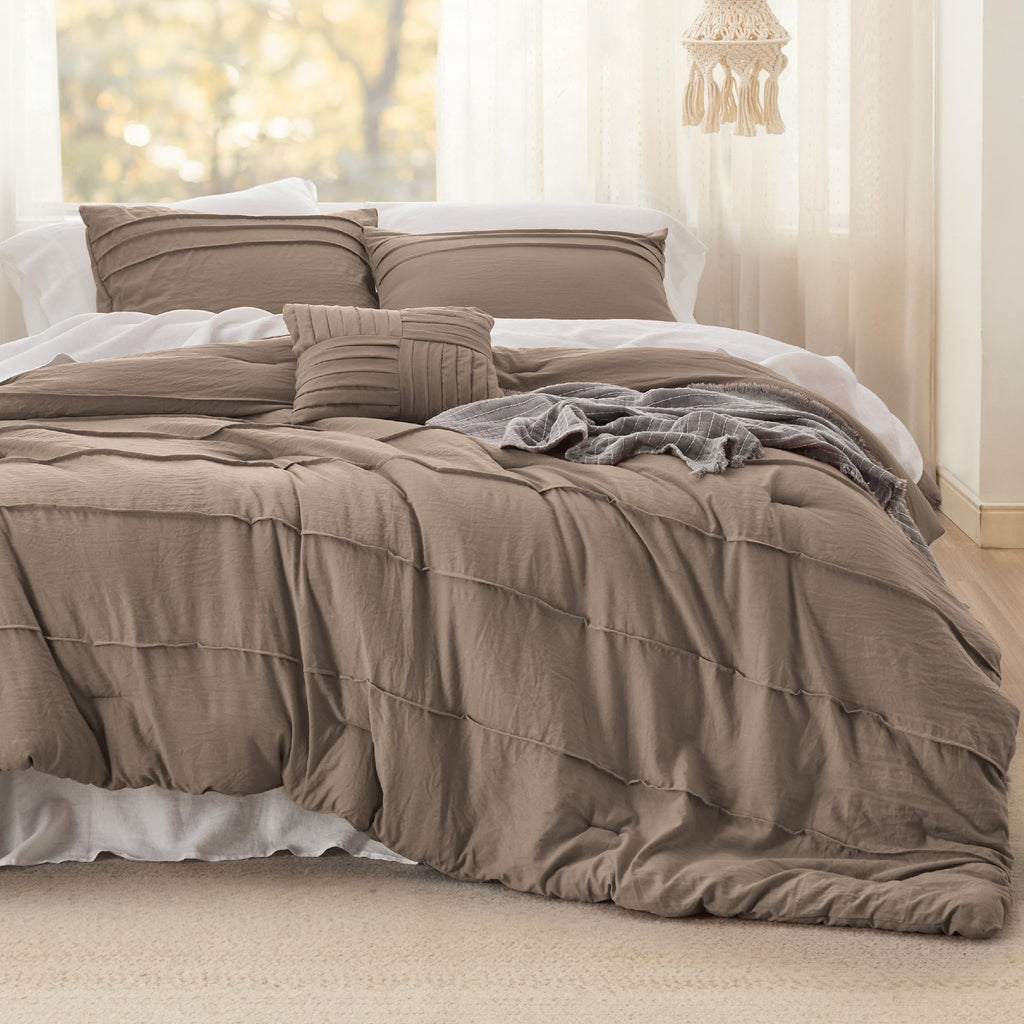 Bedsure Twin Comforter Set - 3 Pieces Pinch Pleat Bed Set, Beige Boho Bedding for All Season, 1 Soft Comforter, 1 Pillowcase, 1 Decorative Pillow