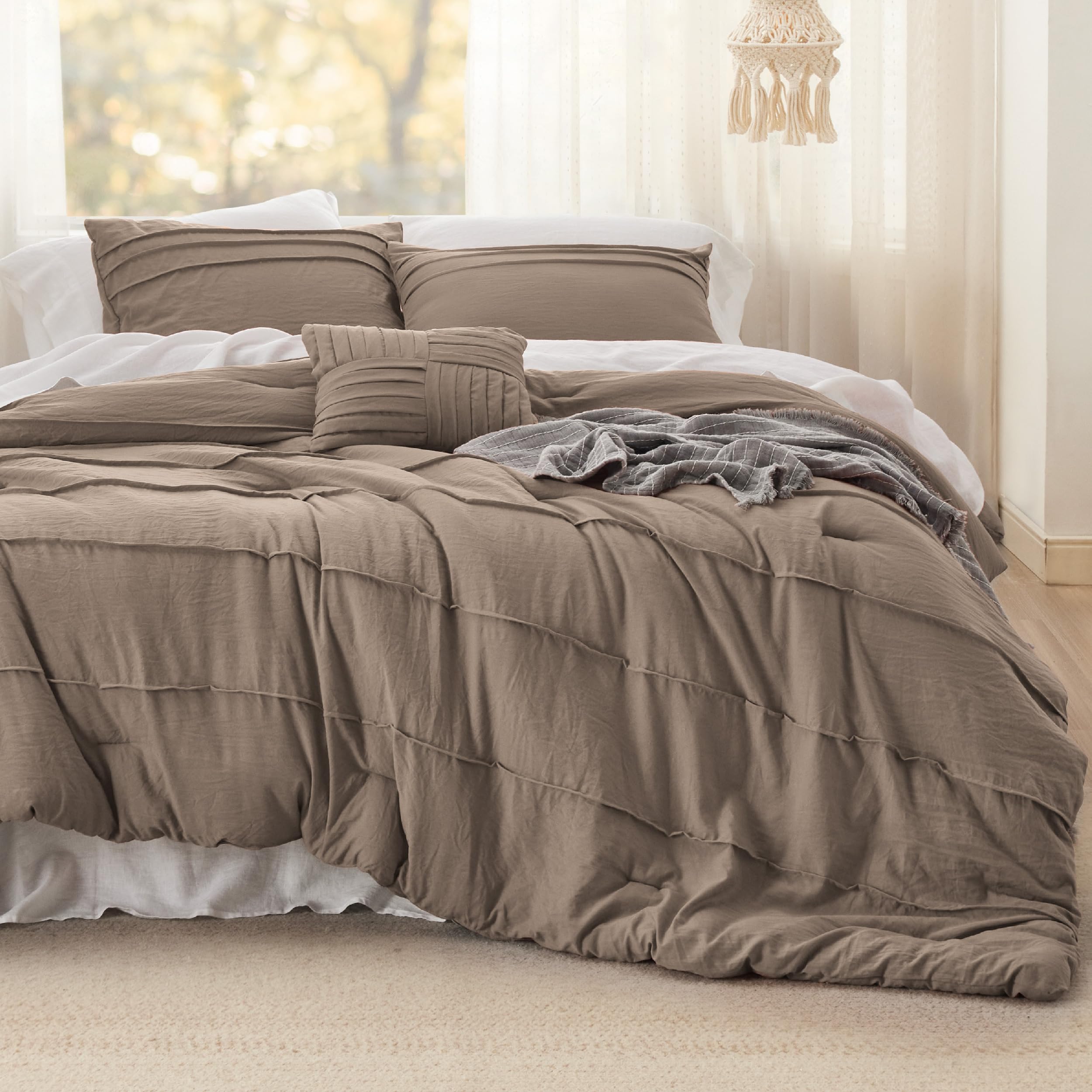 Bedsure Twin Comforter Set - 3 Pieces Pinch Pleat Bed Set, Beige Boho Bedding for All Season, 1 Soft Comforter, 1 Pillowcase, 1 Decorative Pillow