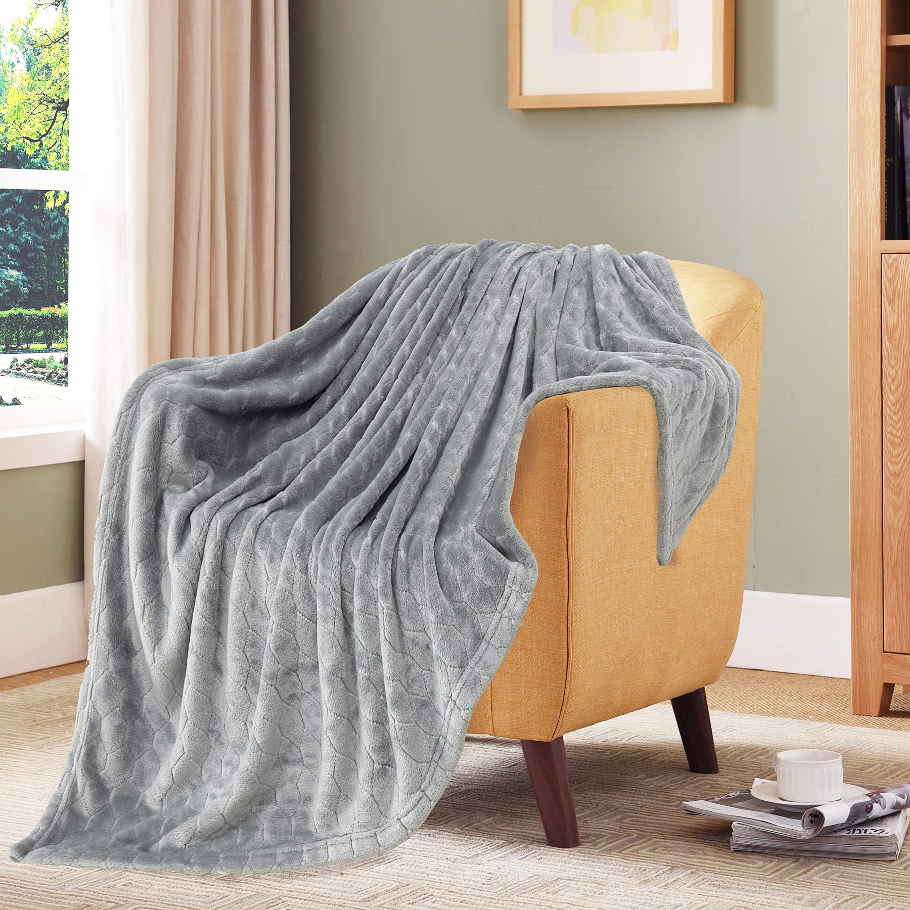 TOONOW Fleece Blanket Fuzzy Plush Throw Blanket 50" x 60", Super Soft Fluffy Bed Blanket Geometric Pattern Comfy Microfiber Flannel Blankets for Couch, Bed, Sofa, Black