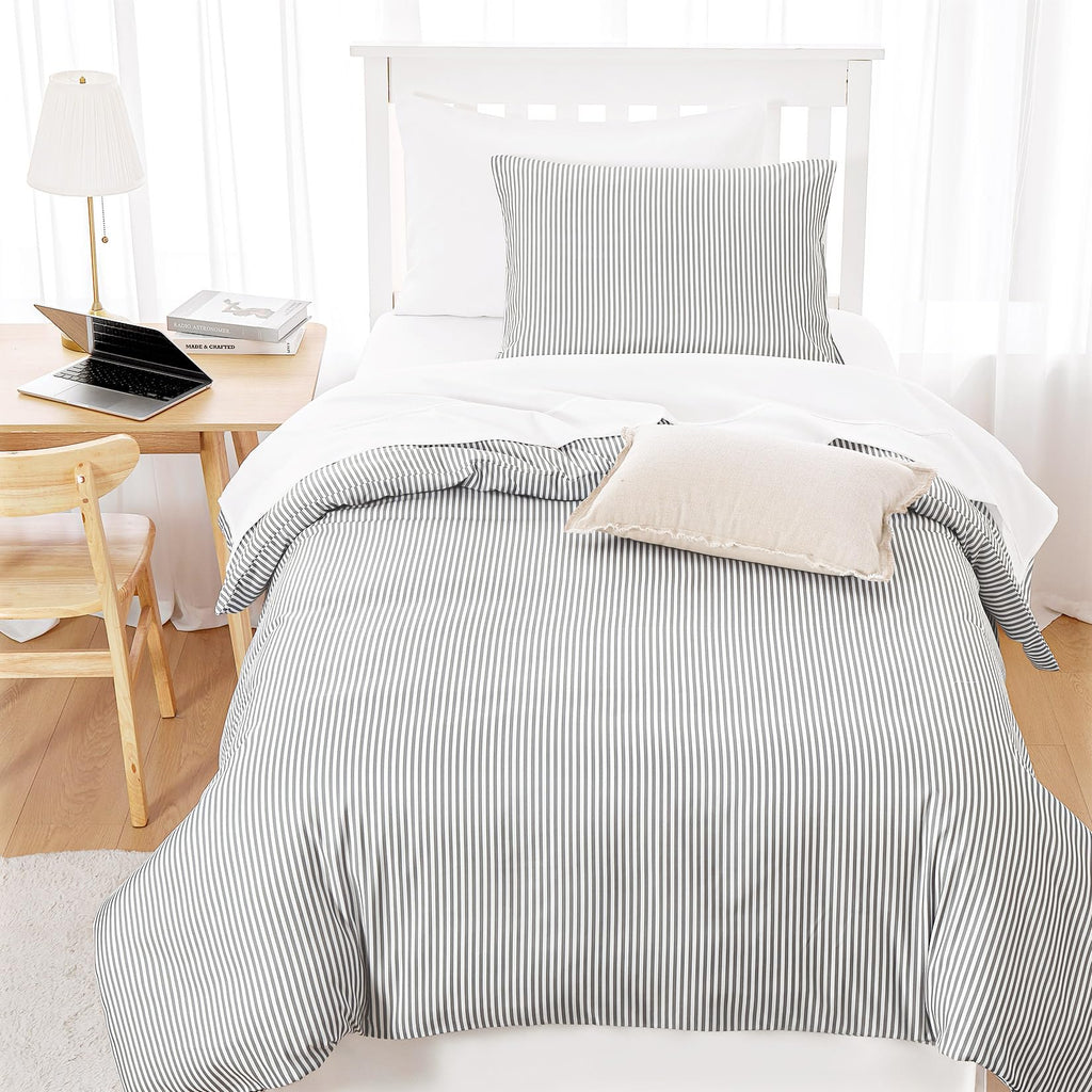 Wake In Cloud - Striped Comforter Set, Ticking Stripe Vertical Pinstripe Neutral Farmhouse Pattern Printed, Soft Lightweight Bedding, 3 Pieces, Blue White, Twin/Twin XL Size