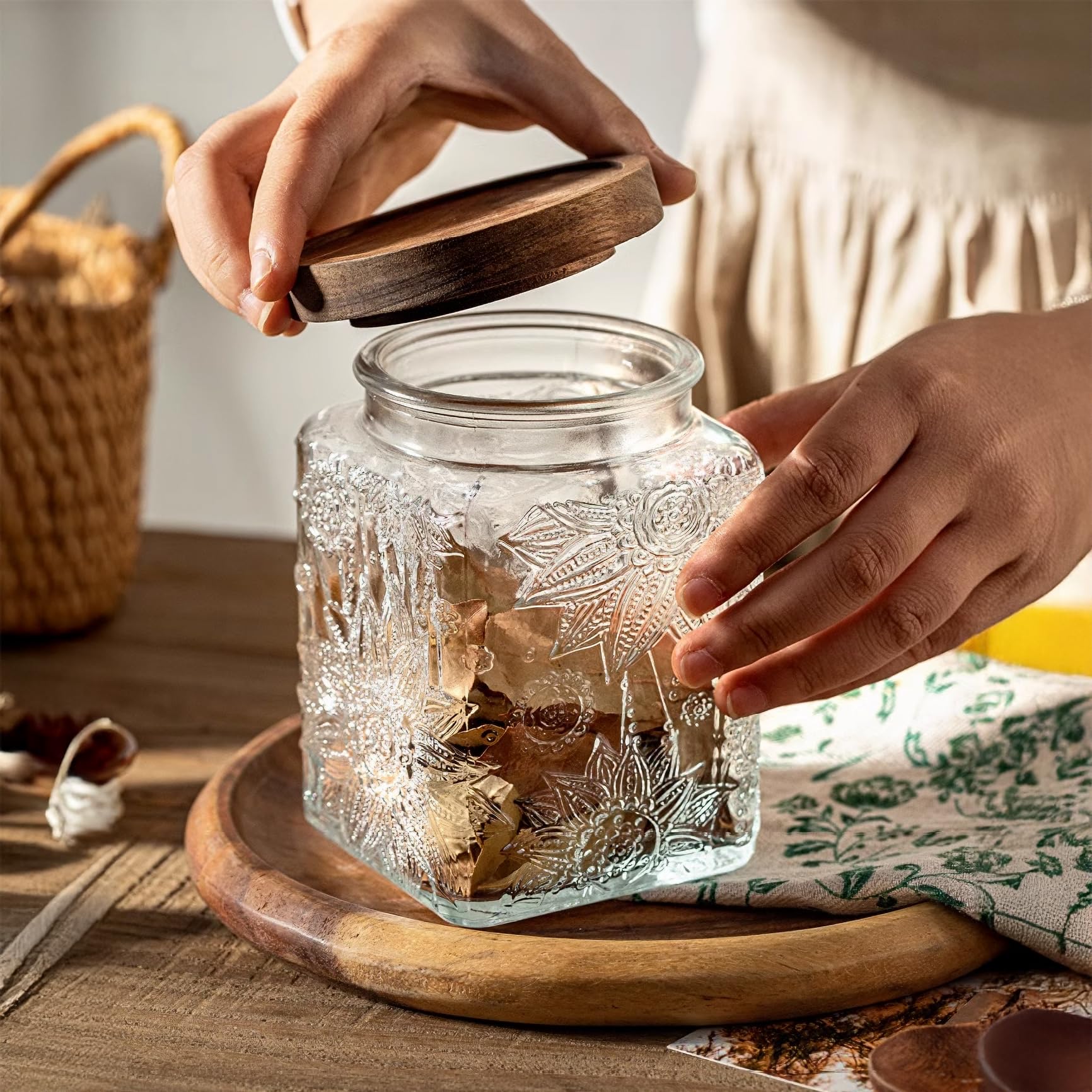 Custde Glass Storage Jars With Airtight Lid, 23.7oz Container For Kitchen Counter with Wooden Lid, brown sugar, candy, coffee, cookie, salt, tea, cute Jar (35oz Large Begonia Flowers)