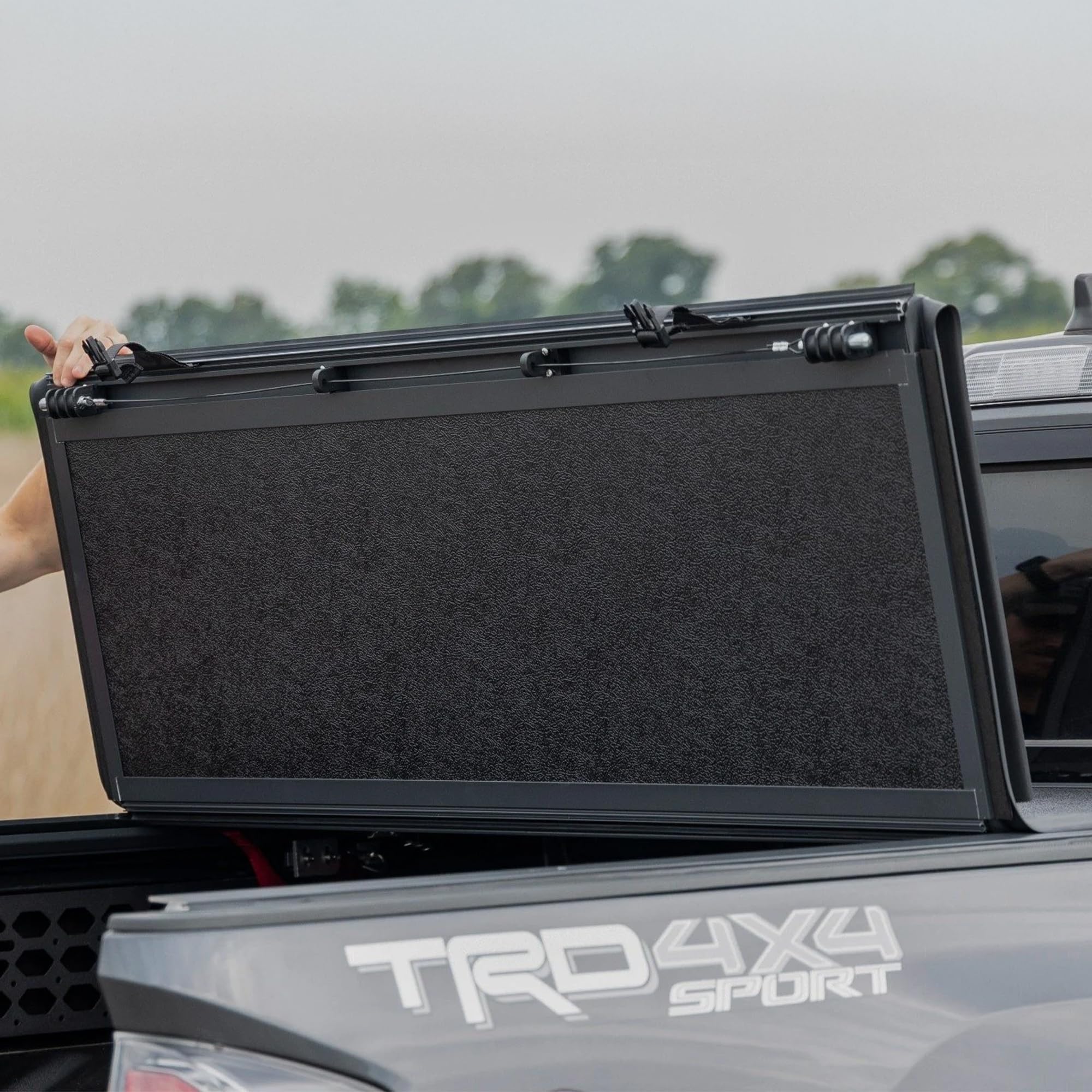 Rough Country Hard Tri-Fold Tonneau Cover for Toyota Tacoma (2016–2023) - Low-Profile Aluminum Truck Bed Cover, Fits 5' Bed (60.5")