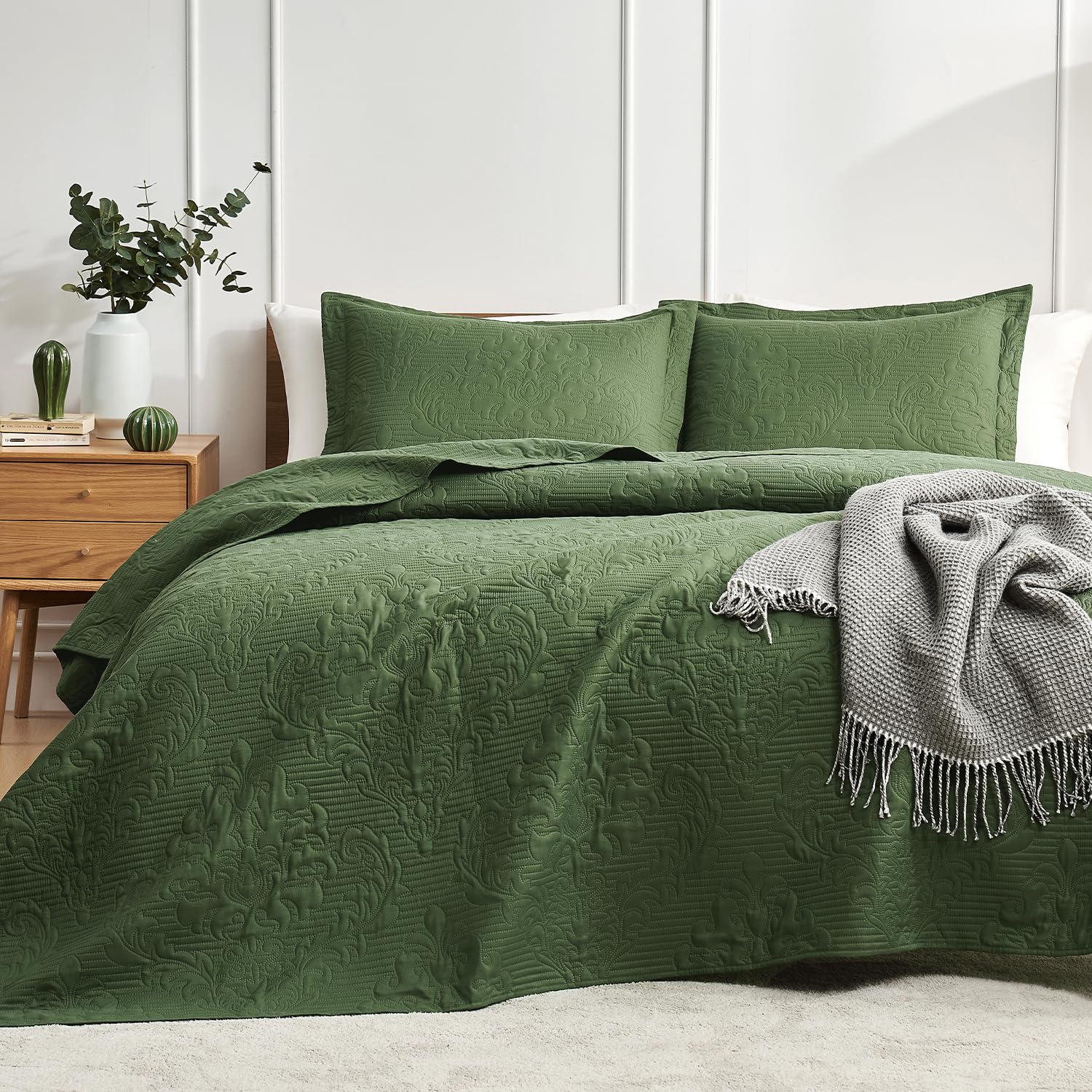 Hansleep Black Quilt Twin Size - Damask Ultrasonic All Season Bedspread Twin, Soft Lightweight Coverlet Bedding Set, 2 Pieces (1 Quilt, 1 Pillow Sham)