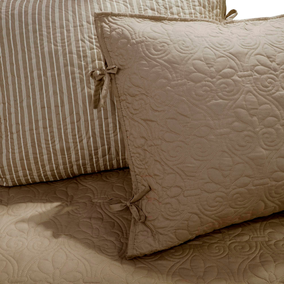Madison Park Cotton Daybed Cover Set-Double Sided Quilting Classic Cottage Design All Season Bedding with Bedskirt, Matching Shams, Decorative Pillow, 75"x39", Quebec Dark Grey 6 Piece