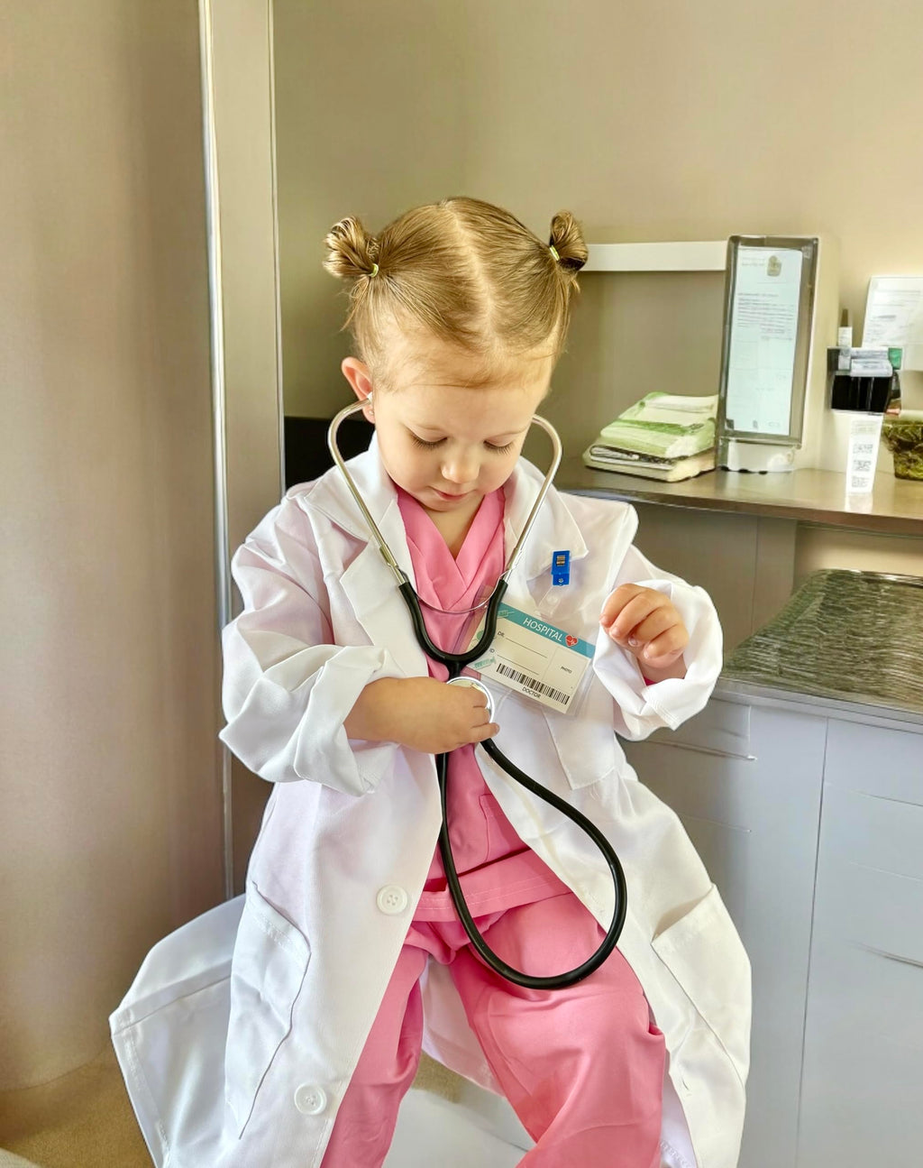 YADIYA Doctor Costume for Kids Scrubs Real Stethoscope Lab Coat Halloween Costumes Career Day Costume For Kids Girls 3-12