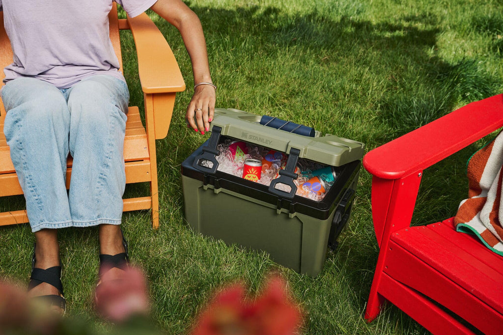 Stanley Adventure Outdoor Cooler 16 qt | Heavy Duty Outdoor Camping Cooler with Easy Carry Handle | BPA-Free | Azure