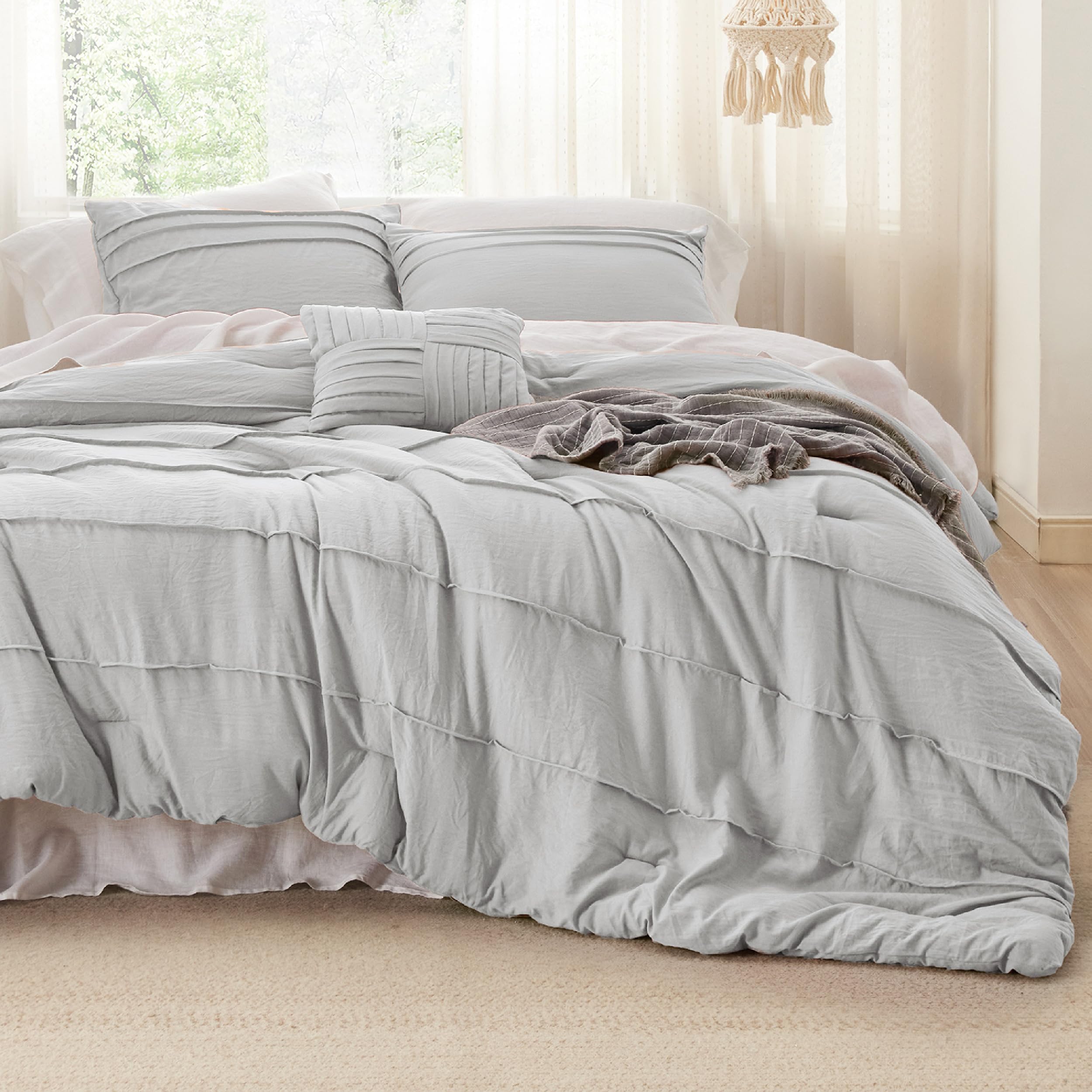 Bedsure Twin Comforter Set - 3 Pieces Pinch Pleat Bed Set, Beige Boho Bedding for All Season, 1 Soft Comforter, 1 Pillowcase, 1 Decorative Pillow