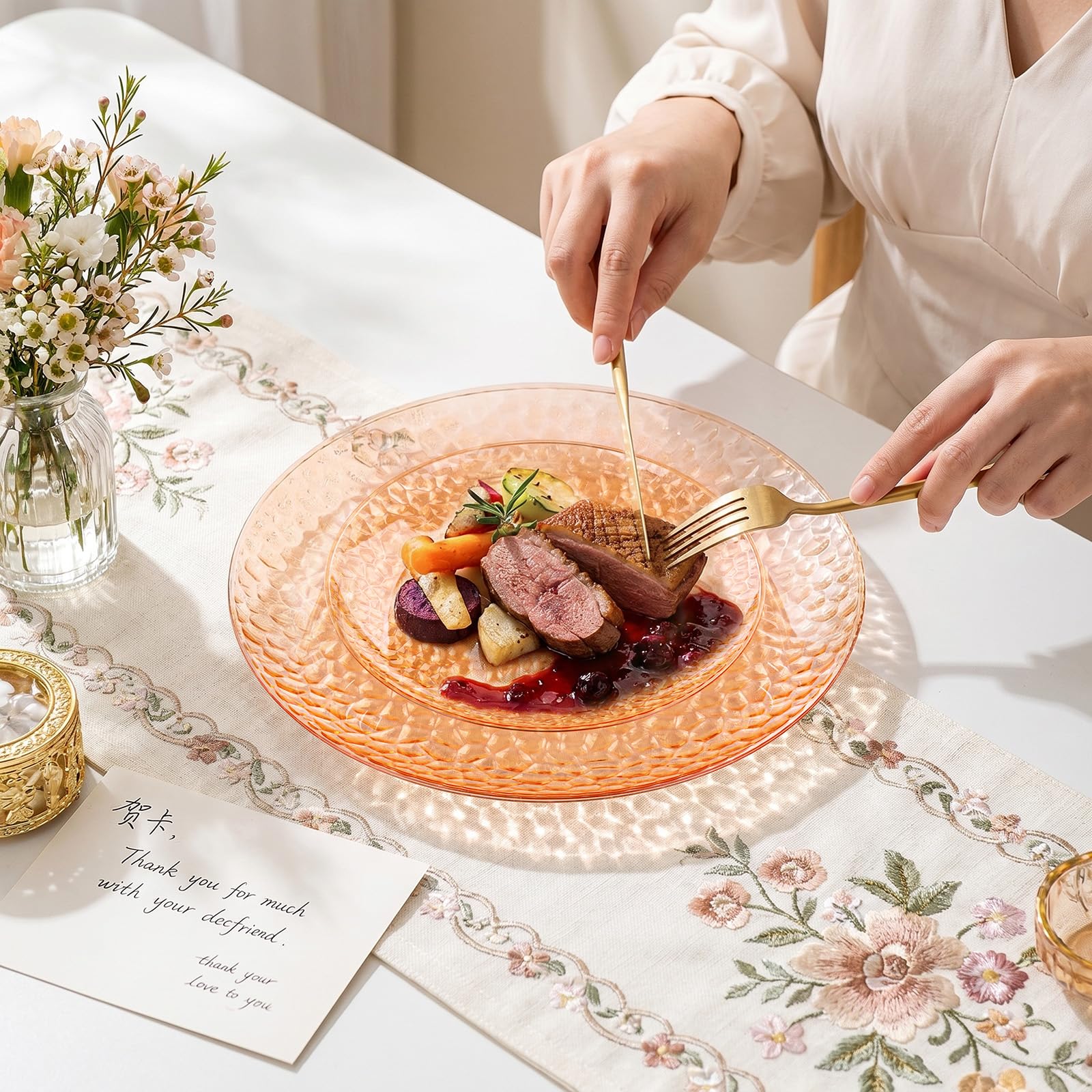 Rubtlamp 100Pcs Amber Gold Plastic Plates, Disposable Plates With Gold Rim, Heavy-duty Party Platos, Hammered Plastic Plates Include 50 Clear Dessert Plates, 50 Dinner Plates for Party