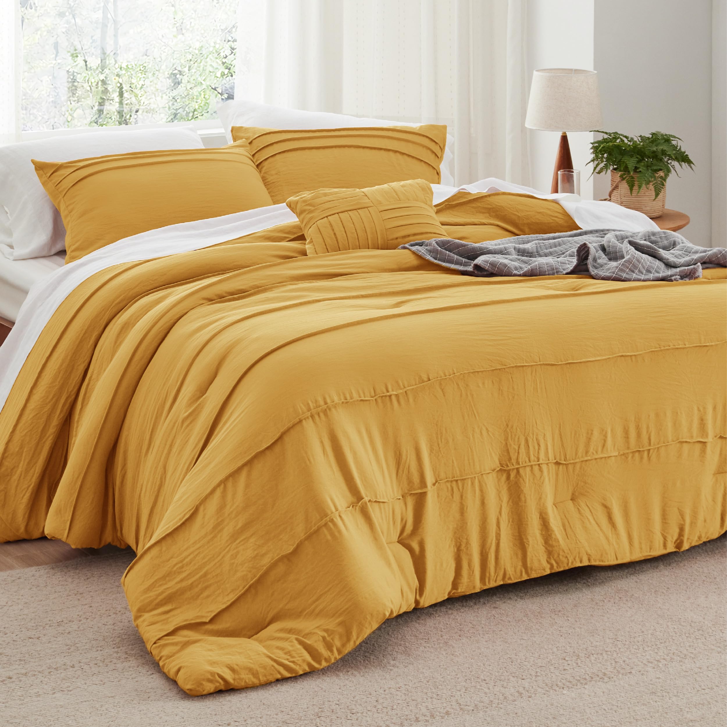 Bedsure Twin Comforter Set - 3 Pieces Pinch Pleat Bed Set, Beige Boho Bedding for All Season, 1 Soft Comforter, 1 Pillowcase, 1 Decorative Pillow