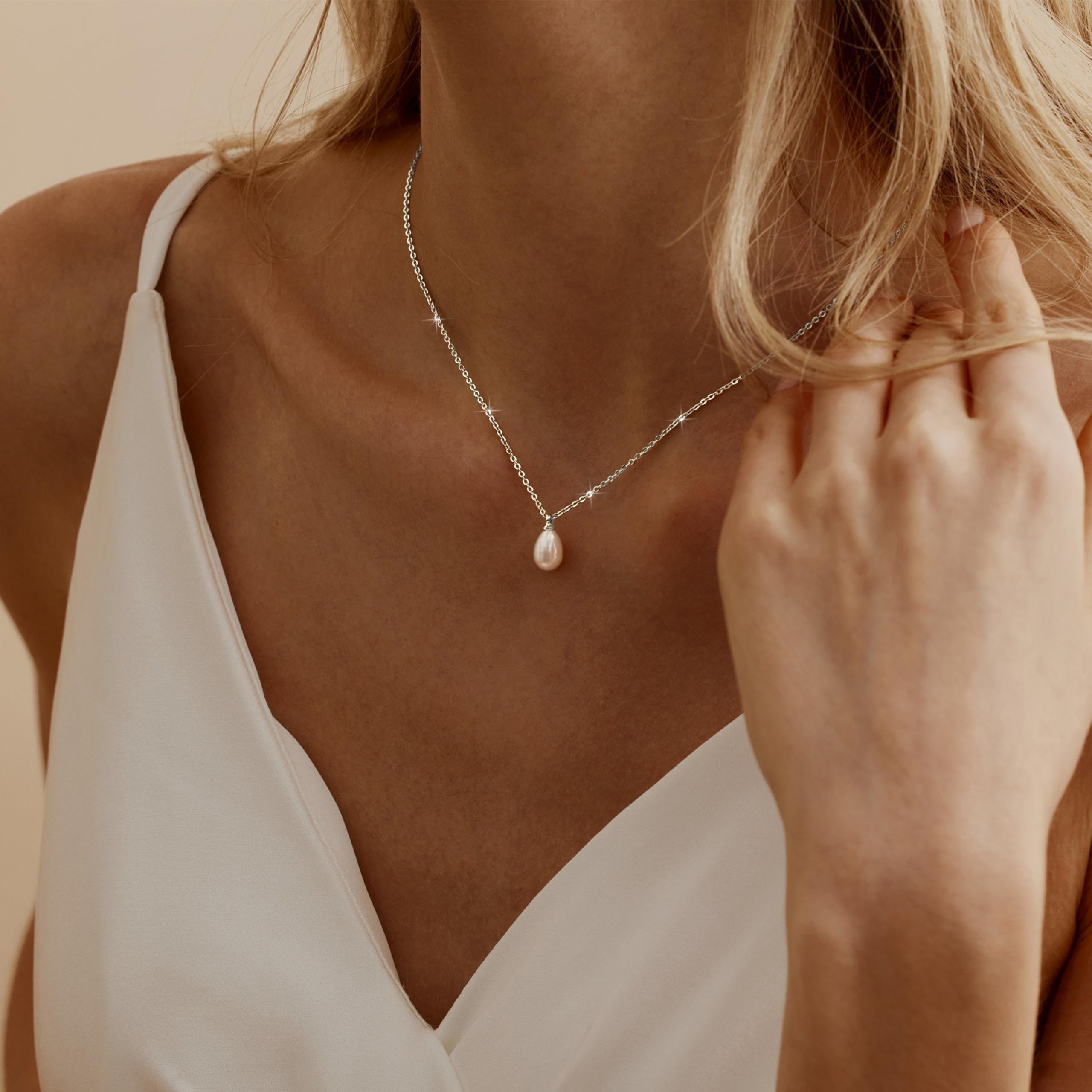 Pearl Necklace for Women Trendy,14k Gold Plated Necklace Dainty Wedding Necklace Small Cute Choker Necklace Gold Prom Drop Necklace Vintage Waterproof Jewelry for Women Prom Jewelry Fashion Gifts