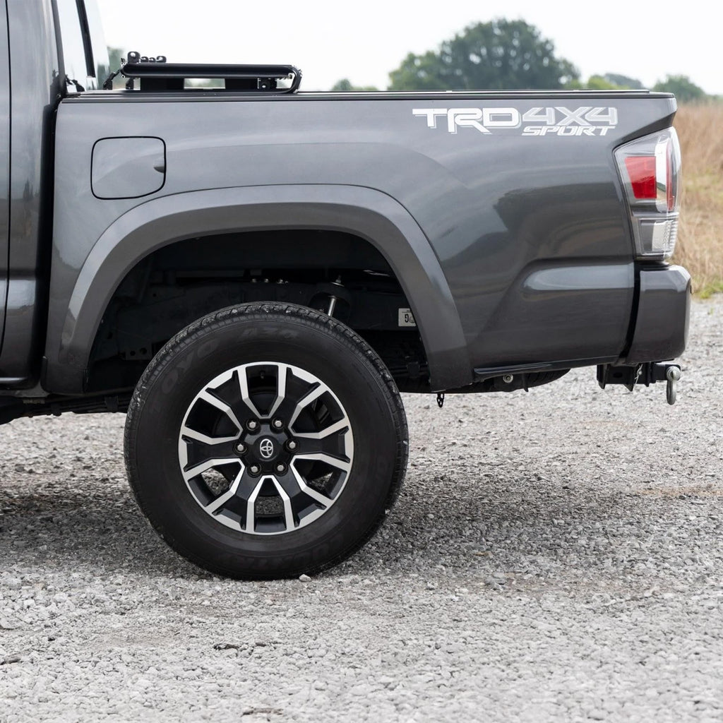 Rough Country Hard Tri-Fold Tonneau Cover for Toyota Tacoma (2016–2023) - Low-Profile Aluminum Truck Bed Cover, Fits 5' Bed (60.5")