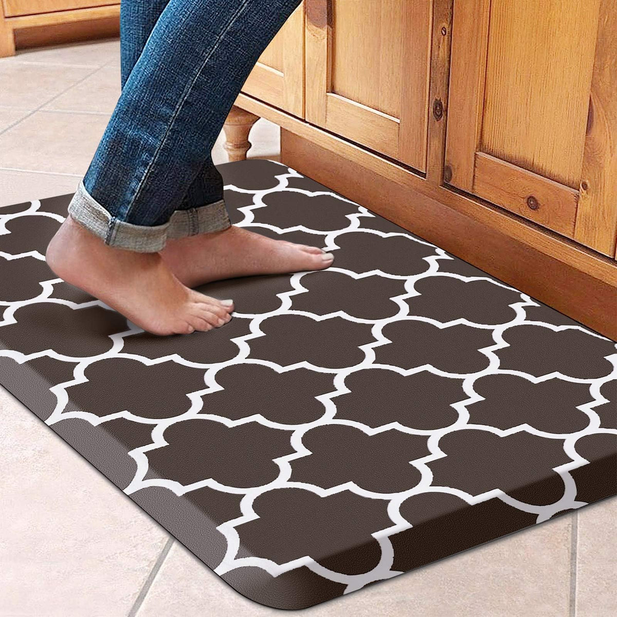 WISELIFE Anti-Fatigue Cushioned Kitchen Mat / Rug ,17.3"x 28",Non Slip Heavy Duty PVC Ergonomic Waterproof Comfort Rugs for Floor Home, Office, Sink, Laundry,Black