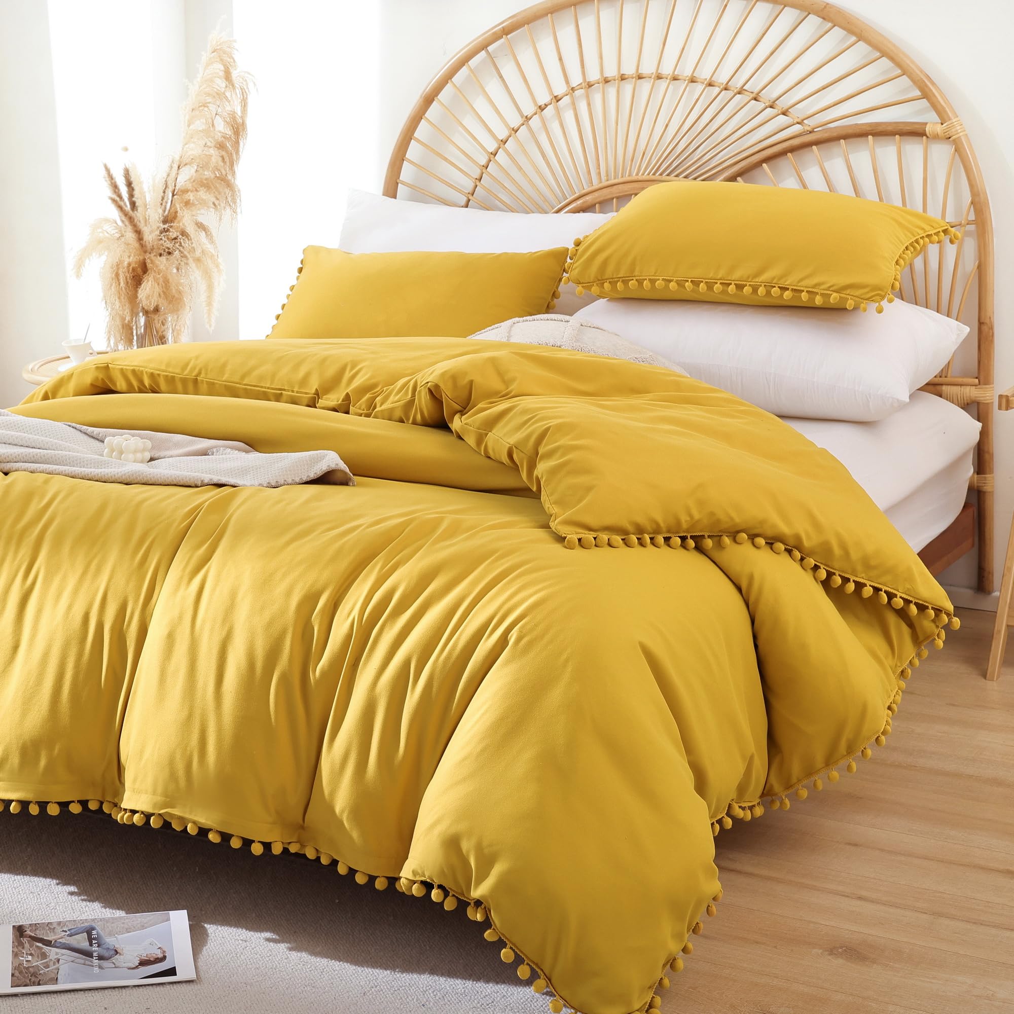 YIRDDEO Twin Comforter Set - Comforter Twin Size Bed with Ball Pom Fringe, Soft Bedding Set for All Seasons - 2 Pieces, 1 Comforter (66"x90") & 1 Pillow Sham(20"x26"), Beige