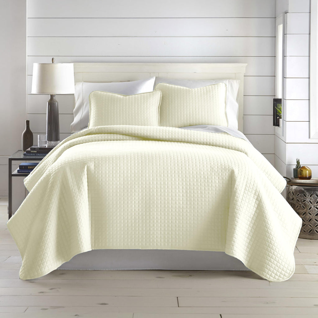 Southshore Fine Living, Inc. XL Twin Quilt Set, Microfiber Quilted Bedspread, White Bedding Twin Coverlet w/Pillow Sham, Pet Hair Resistant Bedding Coverlet Set, Quilted Coverlet, Bright White Quilt
