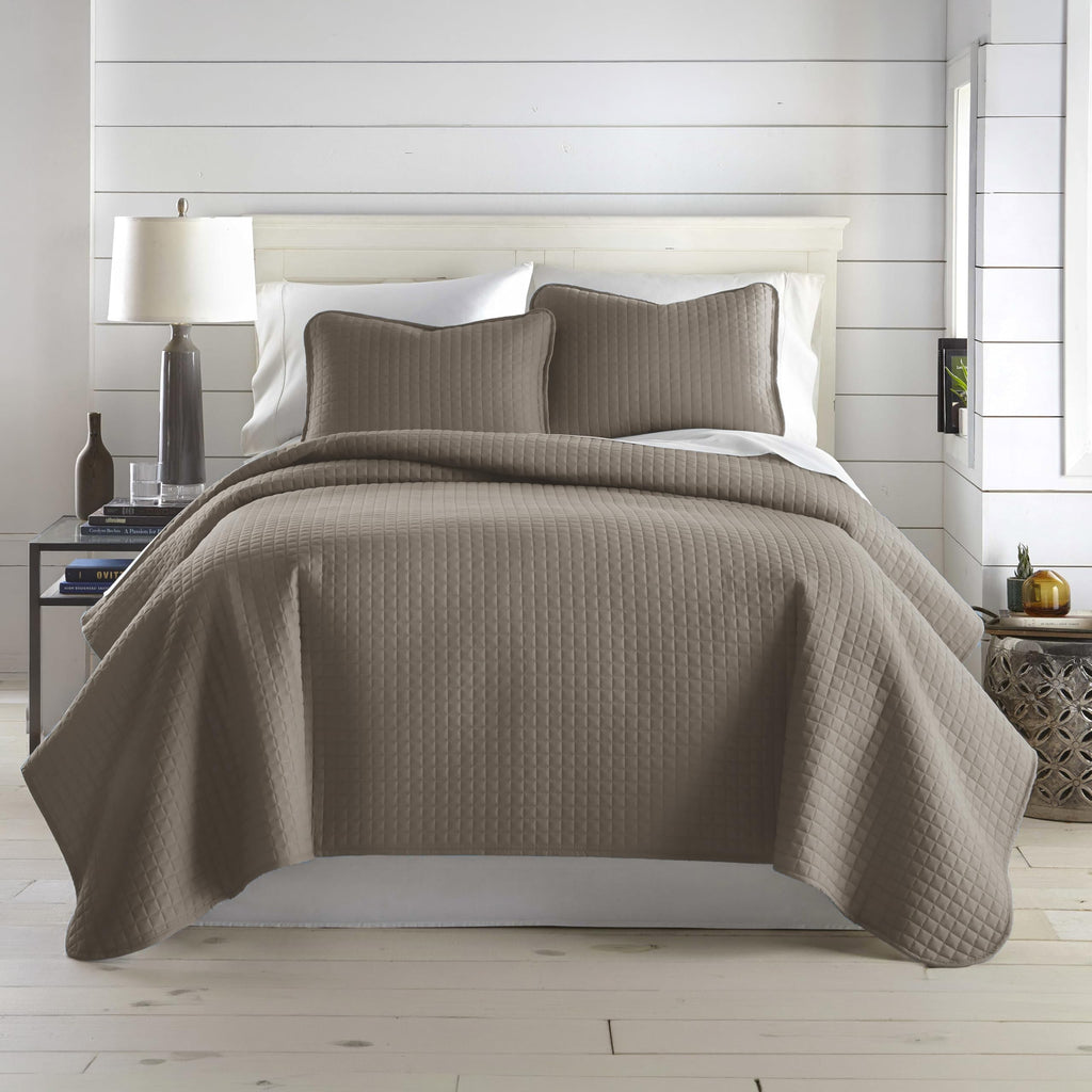 Southshore Fine Living, Inc. XL Twin Quilt Set, Microfiber Quilted Bedspread, White Bedding Twin Coverlet w/Pillow Sham, Pet Hair Resistant Bedding Coverlet Set, Quilted Coverlet, Bright White Quilt