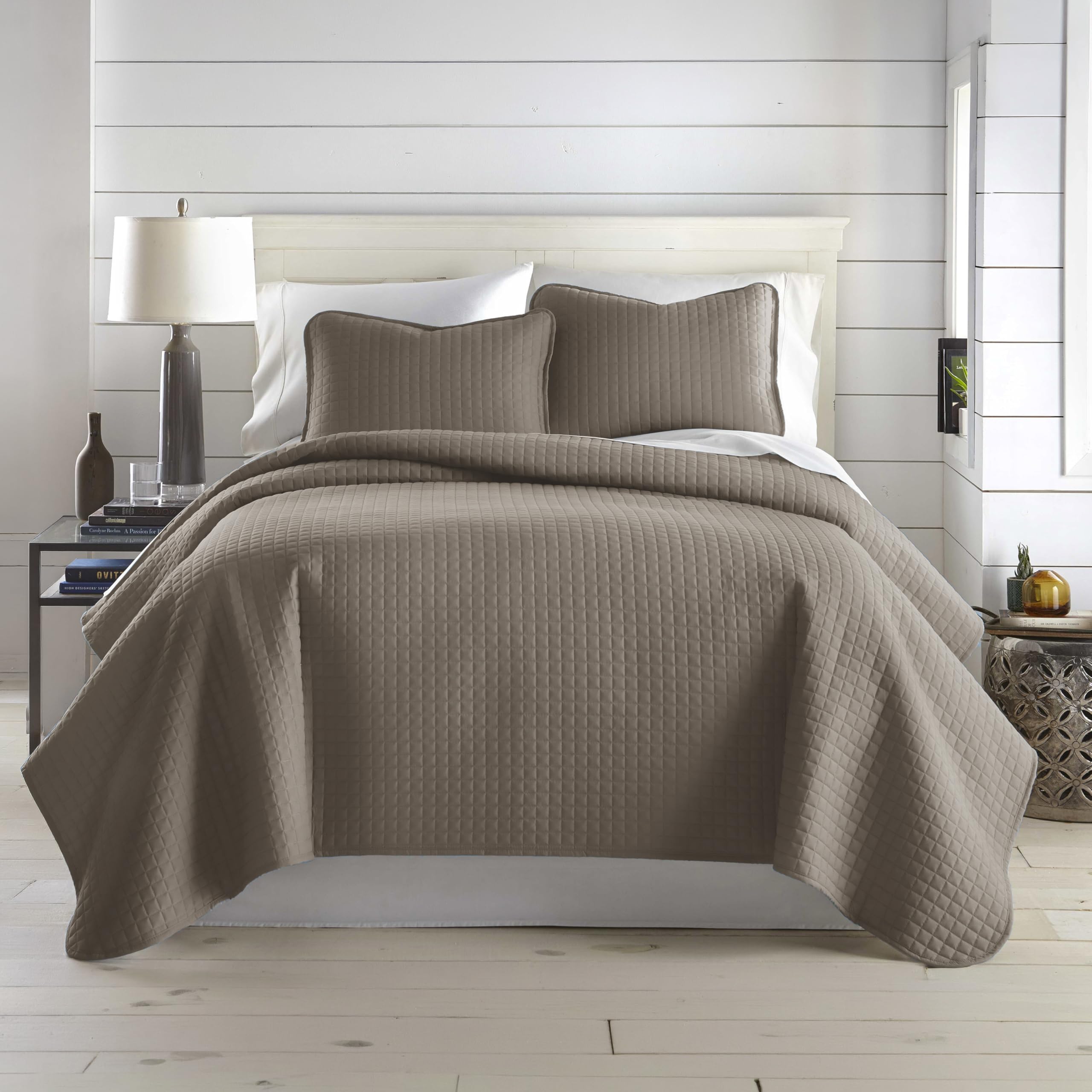 Southshore Fine Living, Inc. XL Twin Quilt Set, Microfiber Quilted Bedspread, White Bedding Twin Coverlet w/Pillow Sham, Pet Hair Resistant Bedding Coverlet Set, Quilted Coverlet, Bright White Quilt