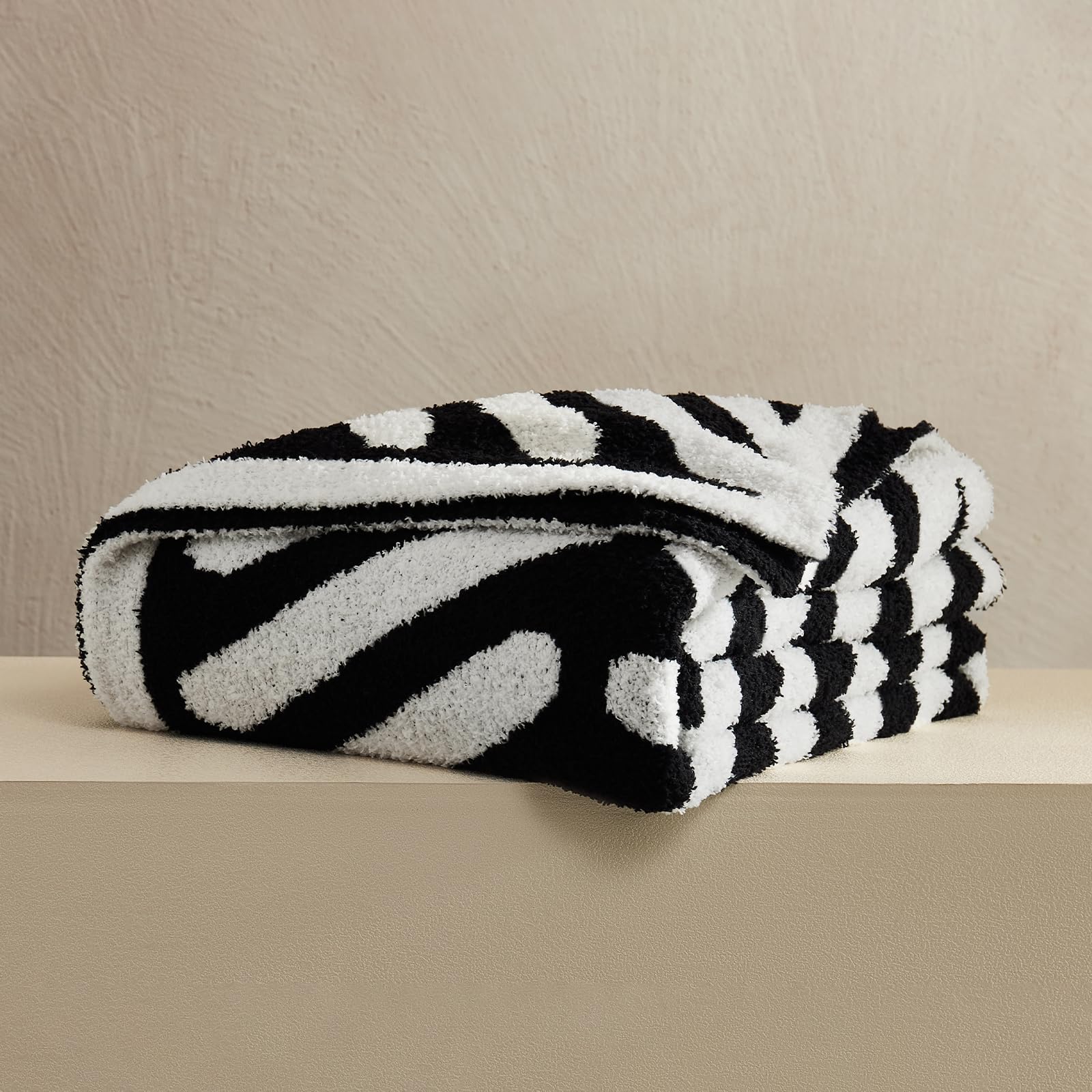 Checkered Throw Blanket, Black Soft Cozy Fluffy Knitted Throw Blankets for Couch, Sofa, Bed, Chair, Warm Fuzzy Travel Picnic Lightweight Plaid Blanket, 50x70 inches