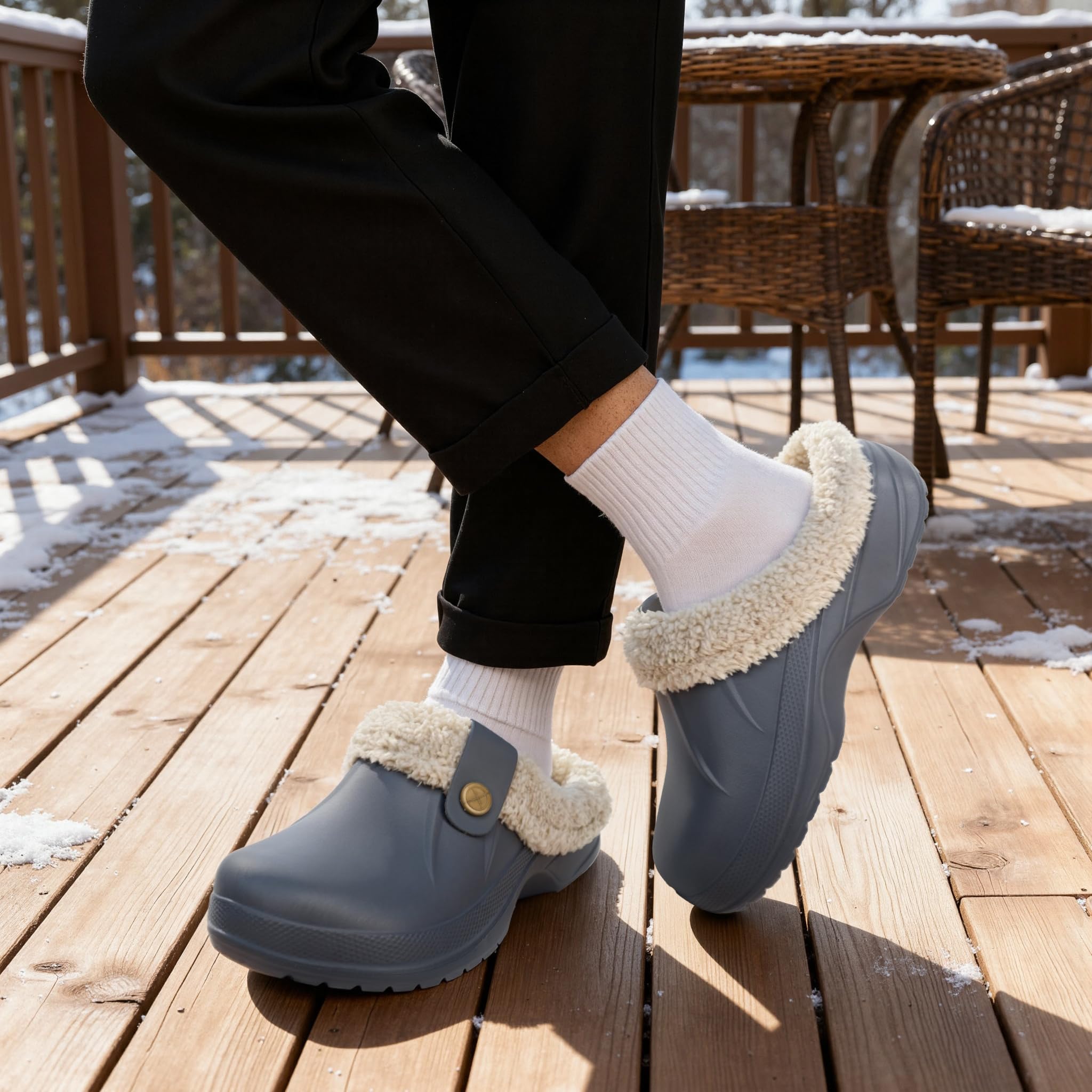 ChayChax Women and Men Fur Lined Clogs Memory Foam Warm Fuzzy Slippers Winter Waterproof Indoor Outdoor Slipper