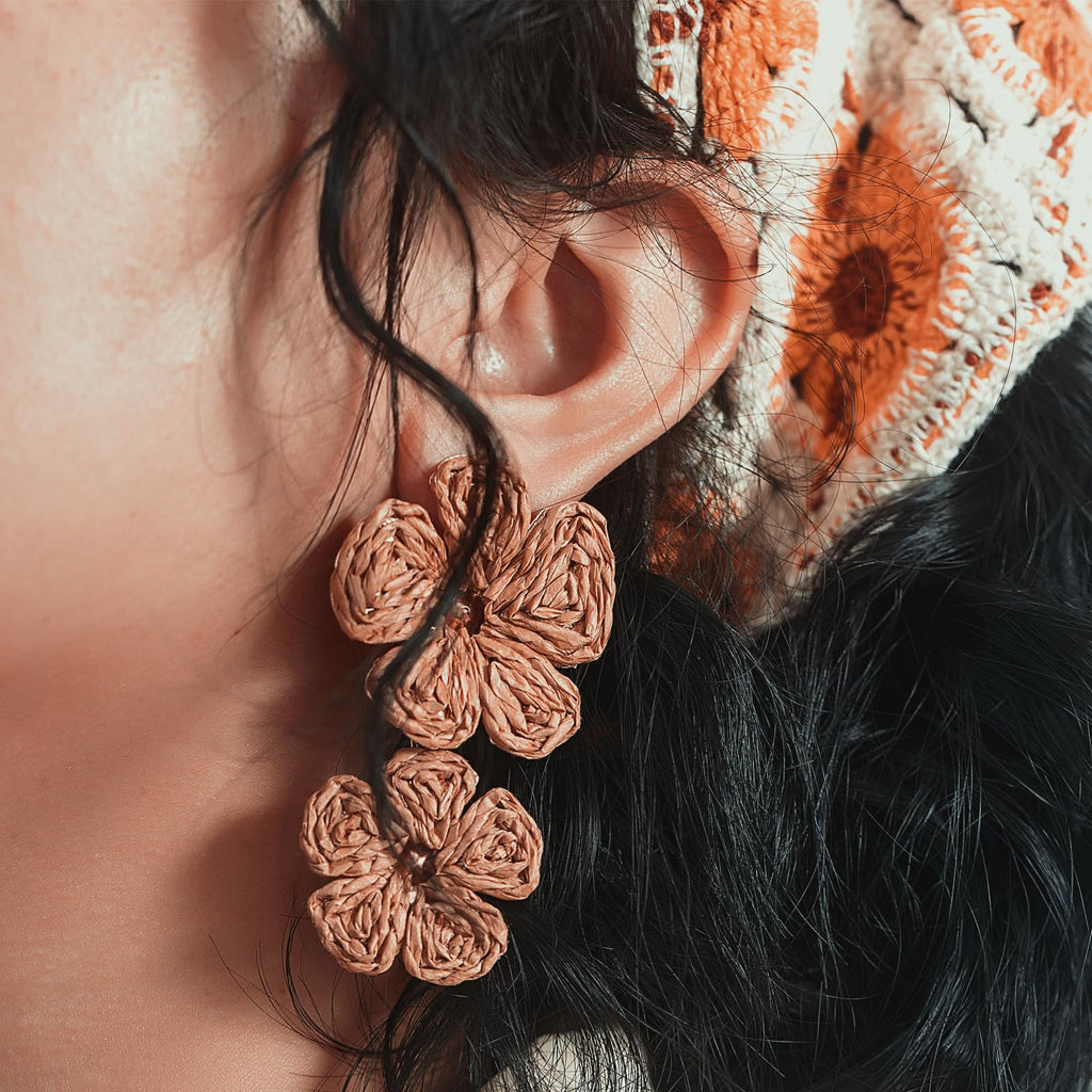 Boho Flower Earrings Statement Raffia Dangle Earrings Cute Floral Jewelry Trendy Summer Beach Vacation Outfits for Women