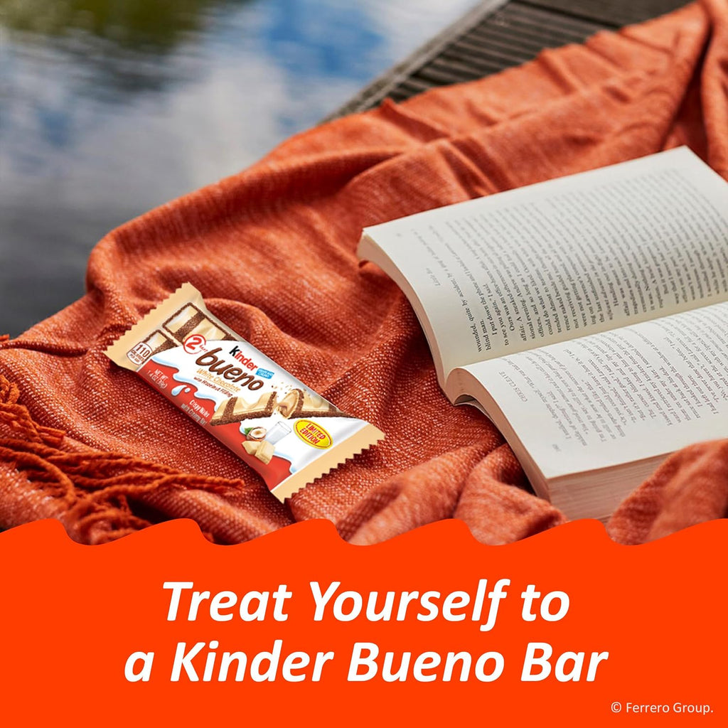 Kinder Bueno White Chocolate Bar with Crispy Wafer and Hazelnut Filling, 30 Pack, 2 Individually Wrapped Bars per Pack, 1.4 oz Each
