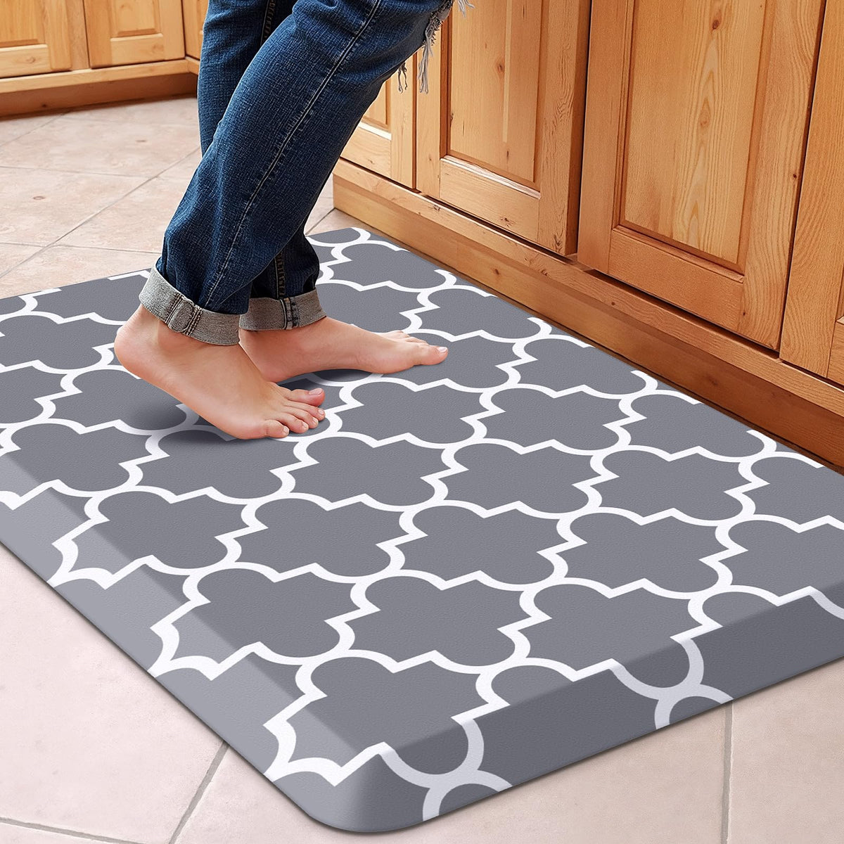 WISELIFE Anti-Fatigue Cushioned Kitchen Mat / Rug ,17.3"x 28",Non Slip Heavy Duty PVC Ergonomic Waterproof Comfort Rugs for Floor Home, Office, Sink, Laundry,Black