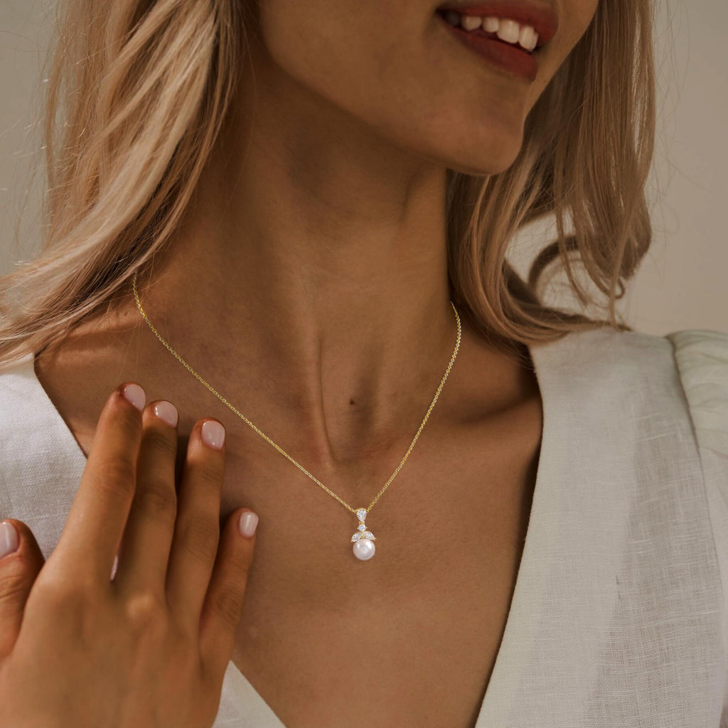 Pearl Necklace for Women Trendy,14k Gold Plated Necklace Dainty Wedding Necklace Small Cute Choker Necklace Gold Prom Drop Necklace Vintage Waterproof Jewelry for Women Prom Jewelry Fashion Gifts