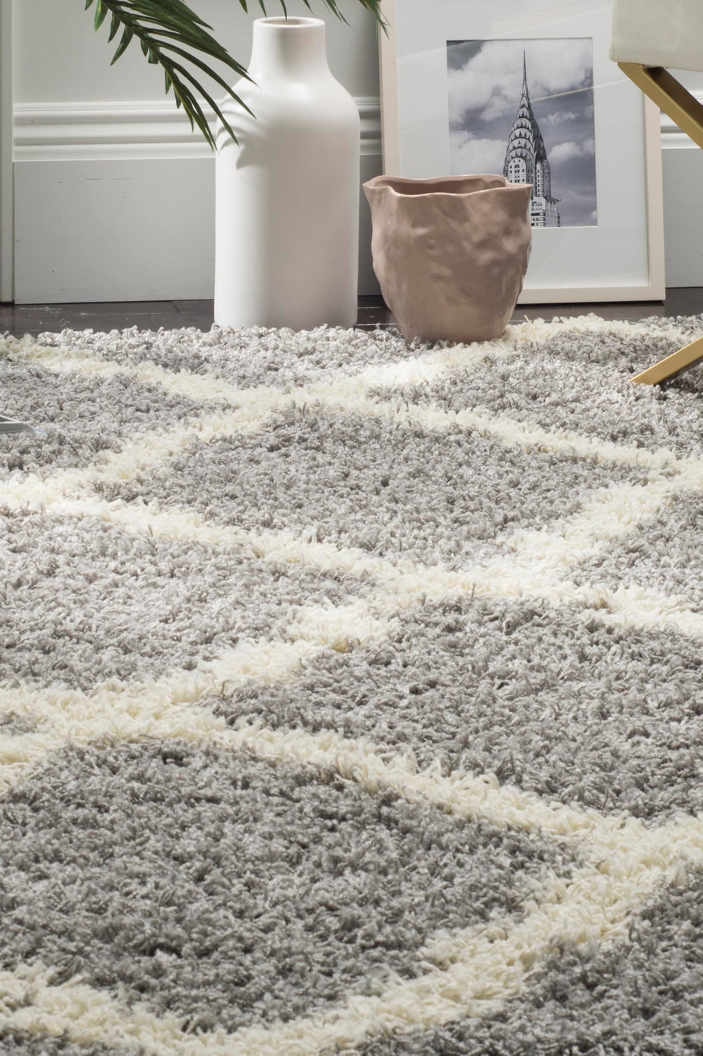 SAFAVIEH Dallas Shag Collection Accent Rug - 2'3" x 4', Beige & Ivory, Trellis Design, Non-Shedding & Easy Care, 1.5-inch Thick Ideal for High Traffic Areas in Entryway, Living Room, Bedroom (SGD257D)