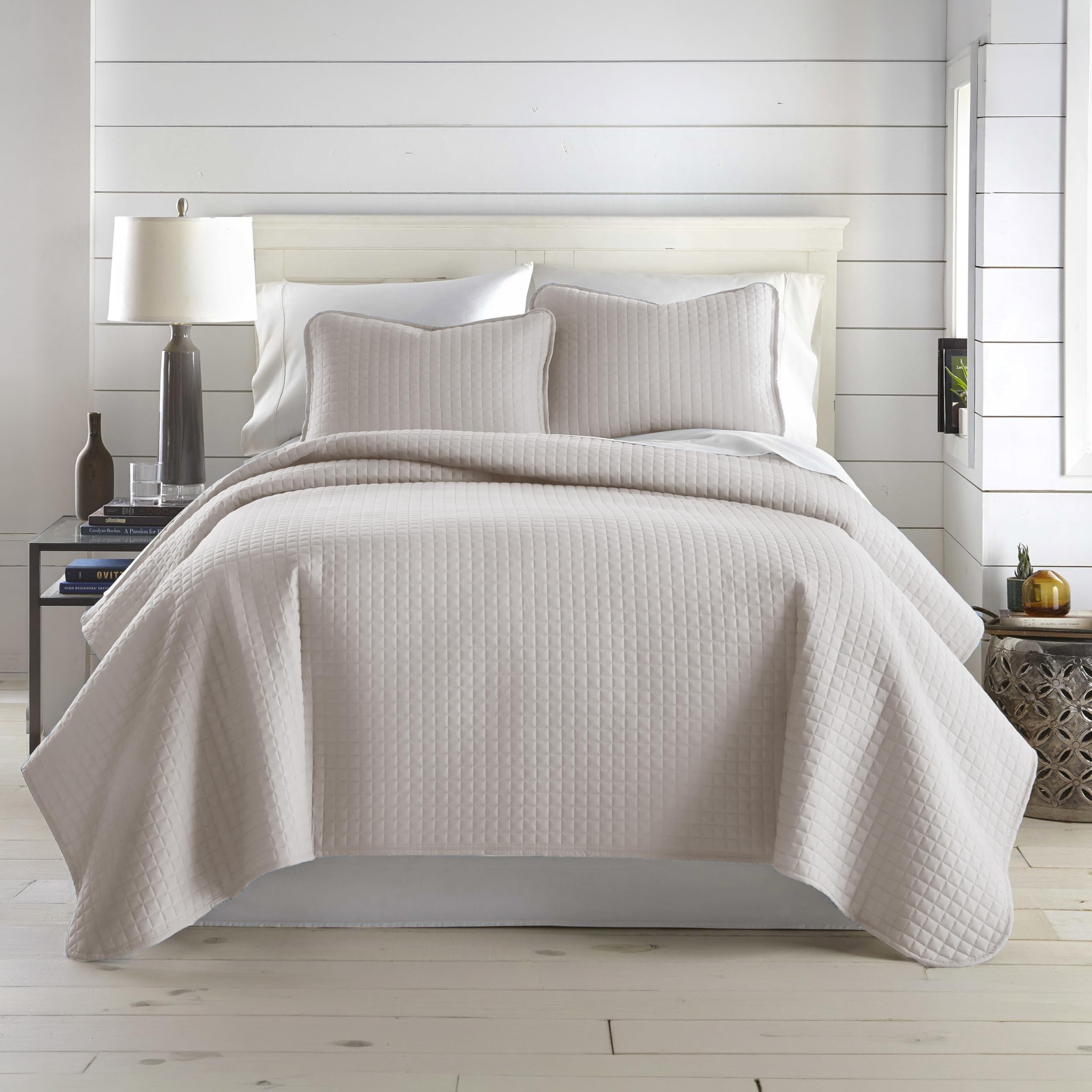 Southshore Fine Living, Inc. XL Twin Quilt Set, Microfiber Quilted Bedspread, White Bedding Twin Coverlet w/Pillow Sham, Pet Hair Resistant Bedding Coverlet Set, Quilted Coverlet, Bright White Quilt