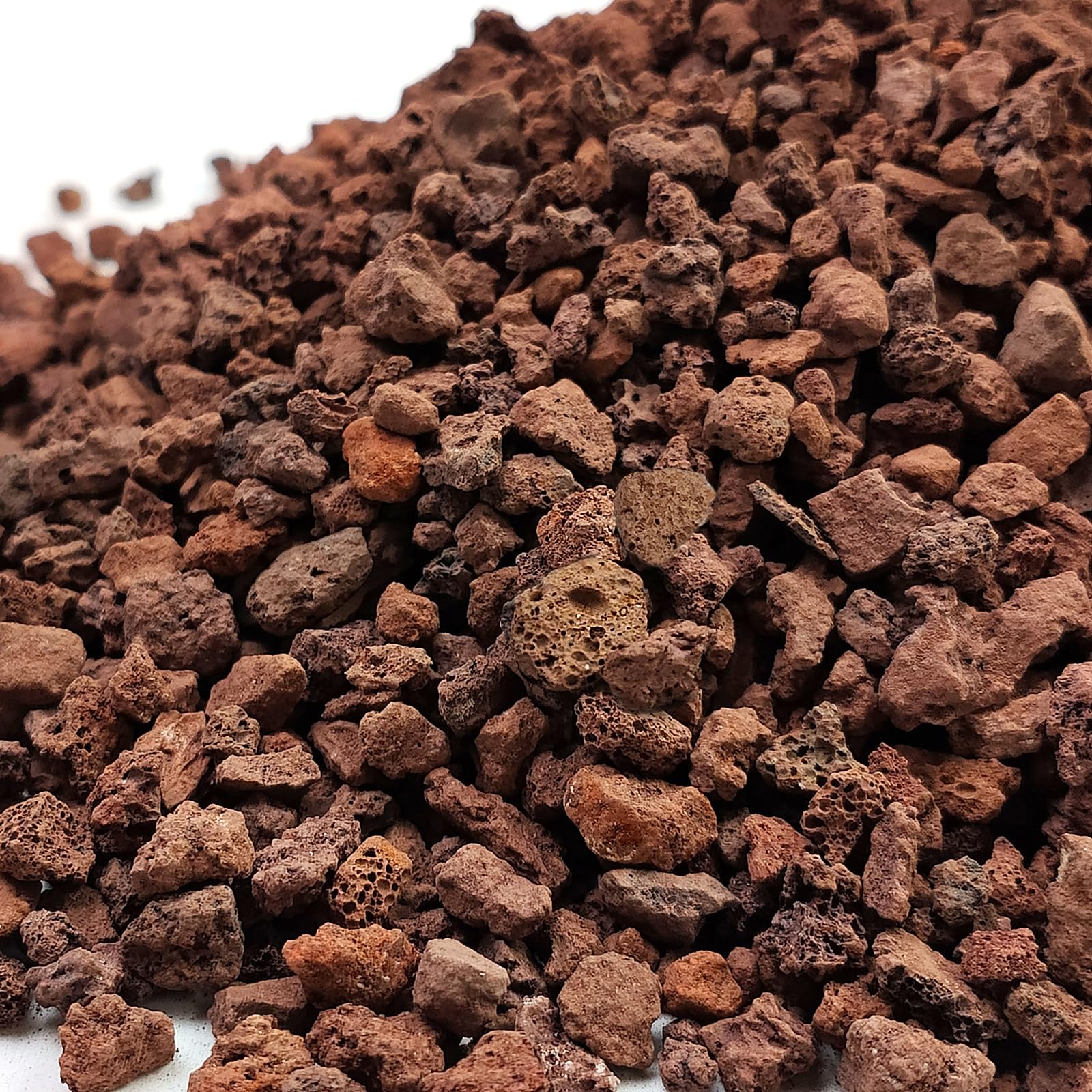 FANTIAN 2 lbs Red Lava Rocks for Plants,1/4 Inch Crush Volcanic Rock Gravel Potting Mix for Succulent Cactus Bonsai Aquarium Fire Pits and Garden Landscaping