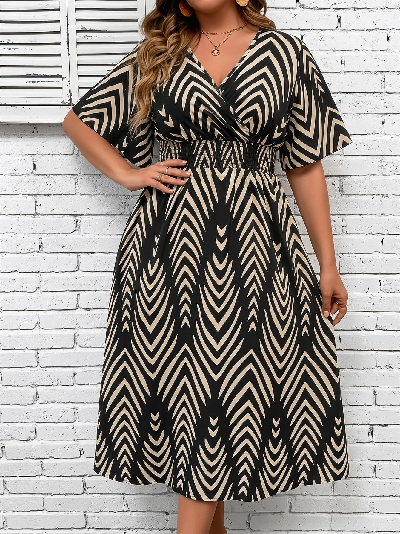 Floerns Women's Plus Size Boho Hawaiian Tropical Dresses V Neck Short Sleeve Floral A Line Long Dress Vacation Beach Outfits