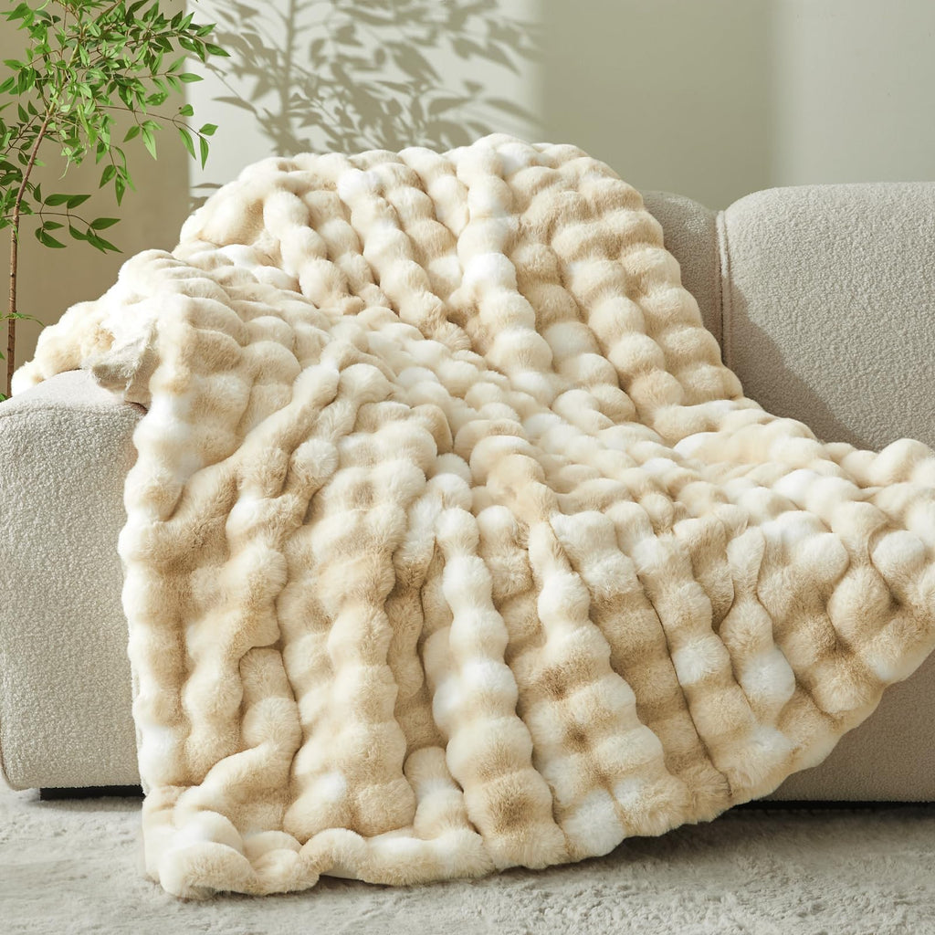BEDELITE Faux Fur Throw Blanket, Soft Cozy Plush Dark Grey Bubble Blanket for Couch Sofa Bedroom Living Room Decor - 870GSM Thick Warm Fuzzy Fluffy Faux Rabbit Fur Blanket, 50x60 Inches