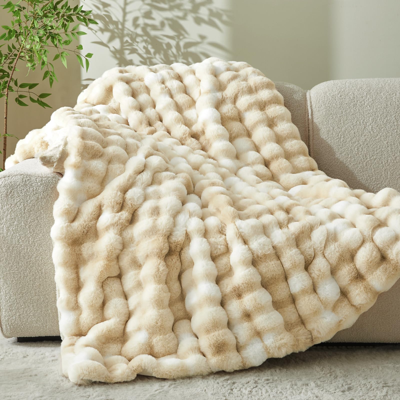BEDELITE Faux Fur Throw Blanket, Soft Cozy Plush Dark Grey Bubble Blanket for Couch Sofa Bedroom Living Room Decor - 870GSM Thick Warm Fuzzy Fluffy Faux Rabbit Fur Blanket, 50x60 Inches