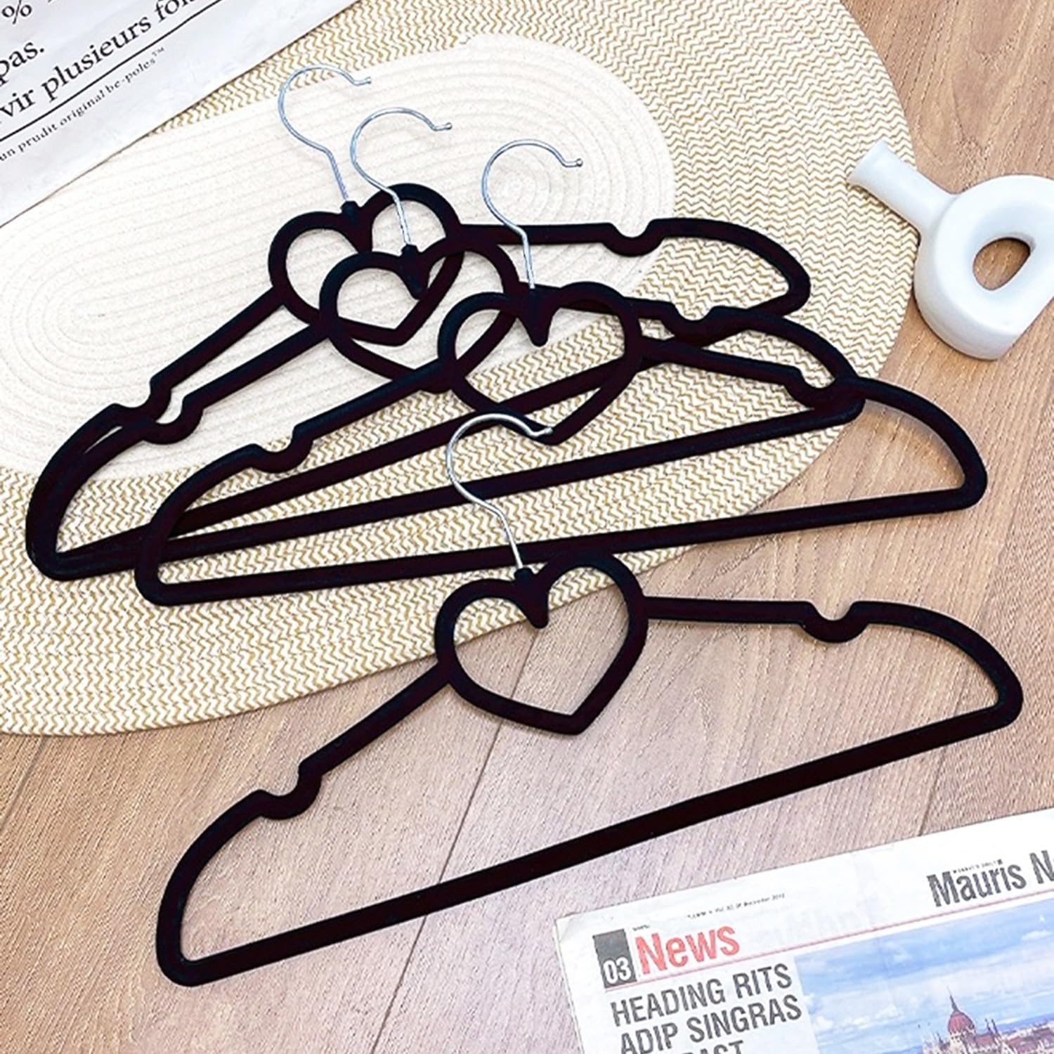 Velvet Hangers 20 Pack,16 Inch Non Slip Adult Heart Hanger (Black) | 360° Swivel Hooks, Cascade Design, Space Saving