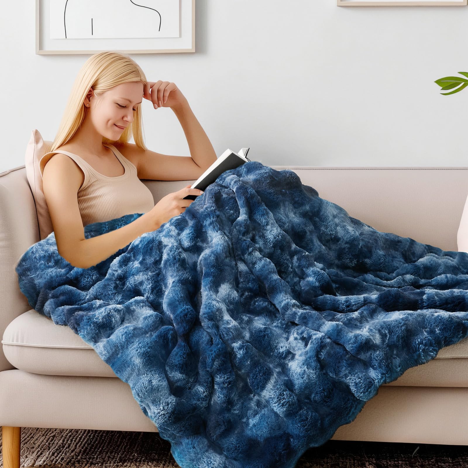 BEDELITE Faux Fur Throw Blanket, Soft Cozy Plush Dark Grey Bubble Blanket for Couch Sofa Bedroom Living Room Decor - 870GSM Thick Warm Fuzzy Fluffy Faux Rabbit Fur Blanket, 50x60 Inches