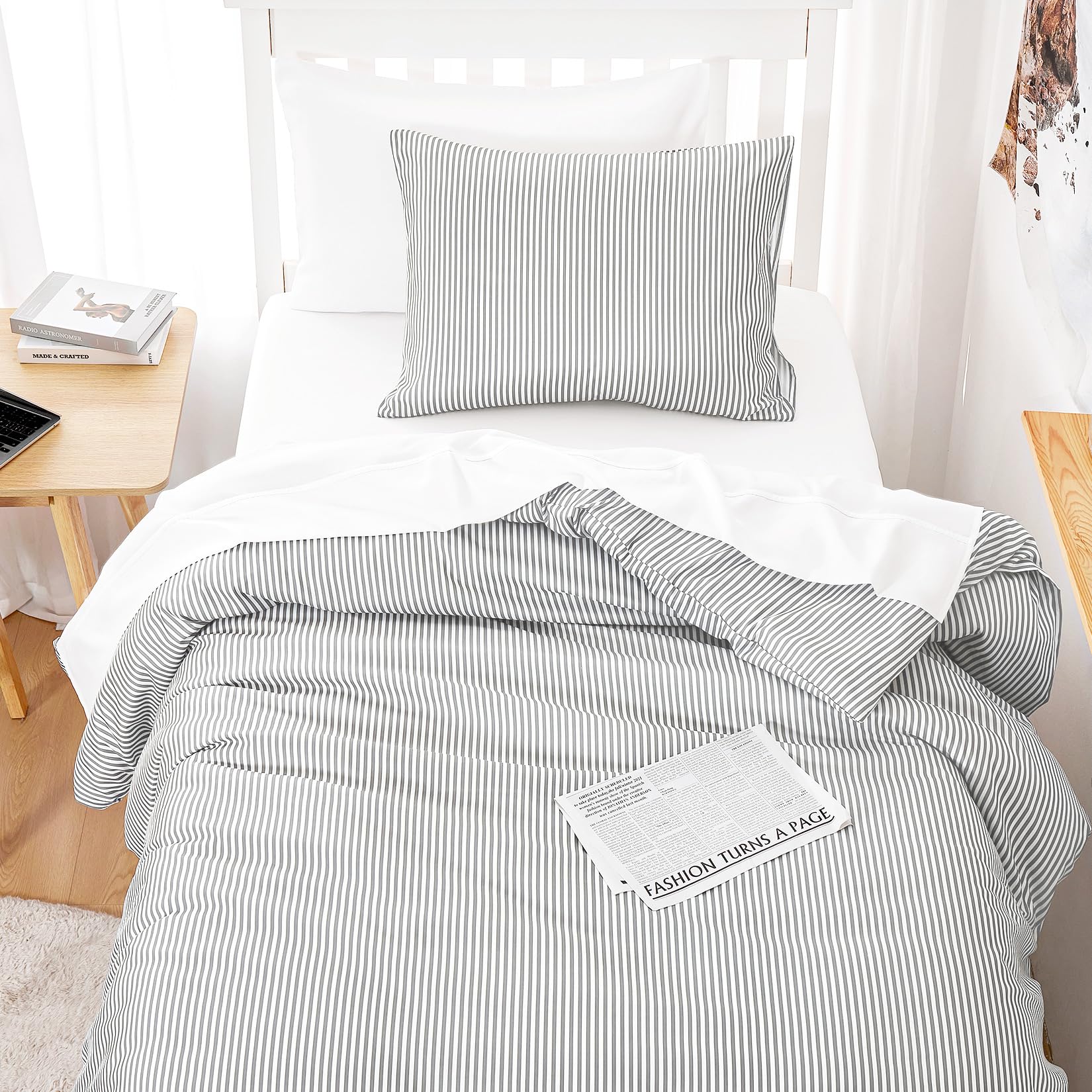 Wake In Cloud - Striped Comforter Set, Ticking Stripe Vertical Pinstripe Neutral Farmhouse Pattern Printed, Soft Lightweight Bedding, 3 Pieces, Blue White, Twin/Twin XL Size