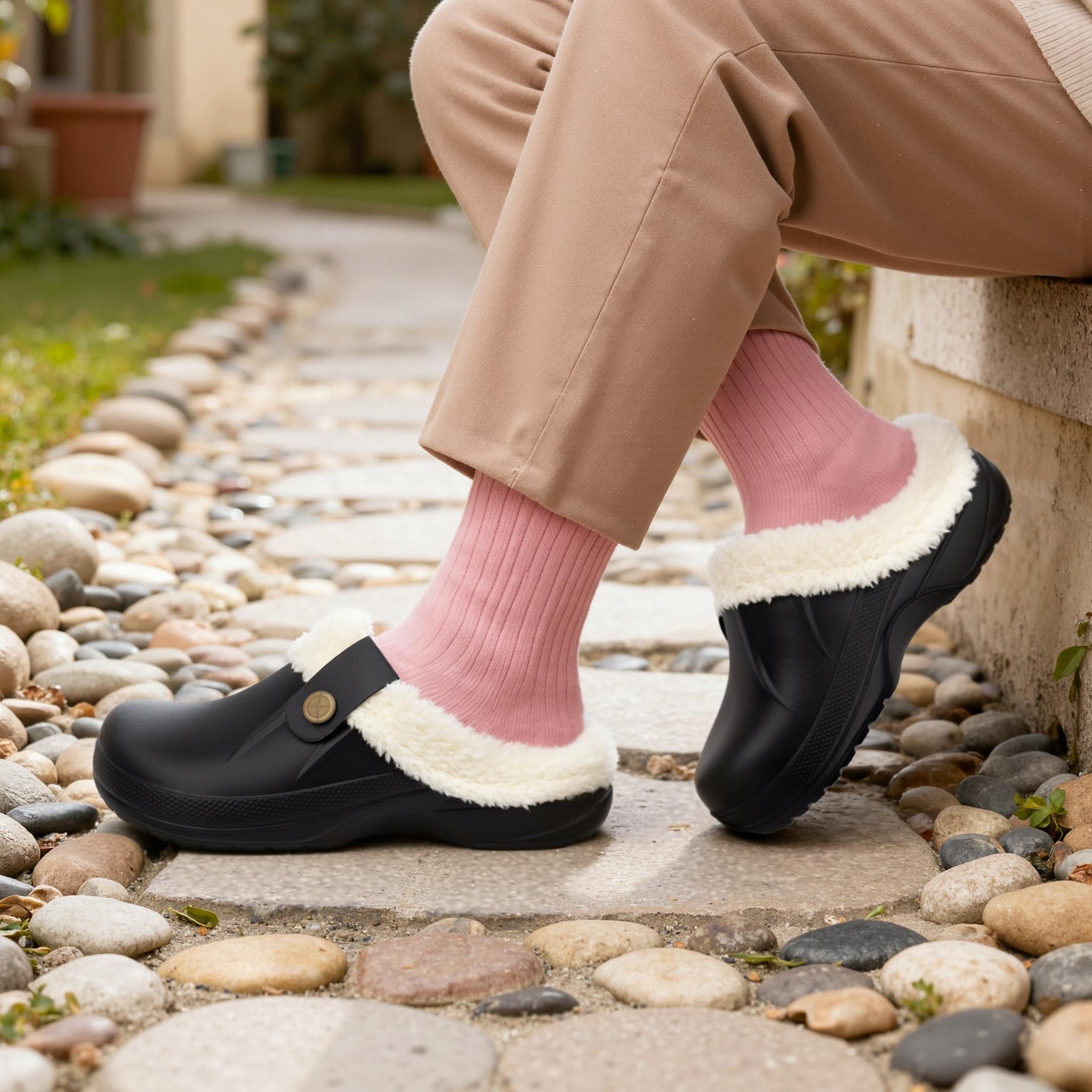 ChayChax Women and Men Fur Lined Clogs Memory Foam Warm Fuzzy Slippers Winter Waterproof Indoor Outdoor Slipper
