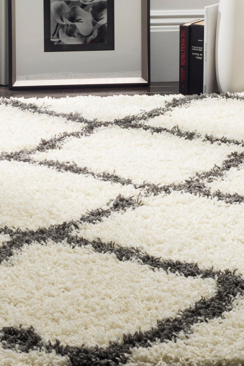 SAFAVIEH Dallas Shag Collection Accent Rug - 2'3" x 4', Beige & Ivory, Trellis Design, Non-Shedding & Easy Care, 1.5-inch Thick Ideal for High Traffic Areas in Entryway, Living Room, Bedroom (SGD257D)