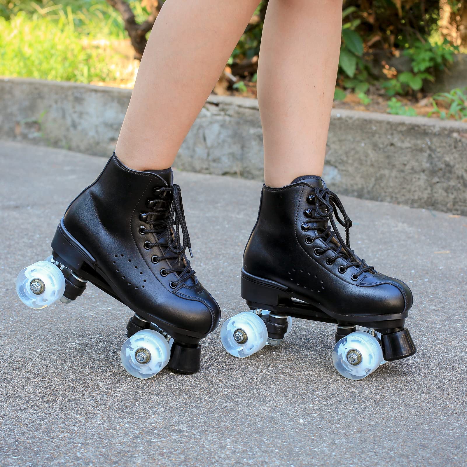 Roller Skates for Men and Women, Black Derby Roller Skates with 4 Shiny Wheel, Classic Double-Row Roller Skates for Indoor and Outdoor
