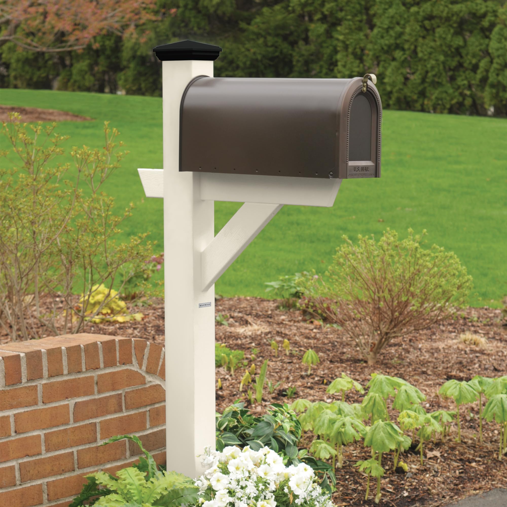 Highwood AD-MLBX1-BKE Hazelton Mailbox Post, Black