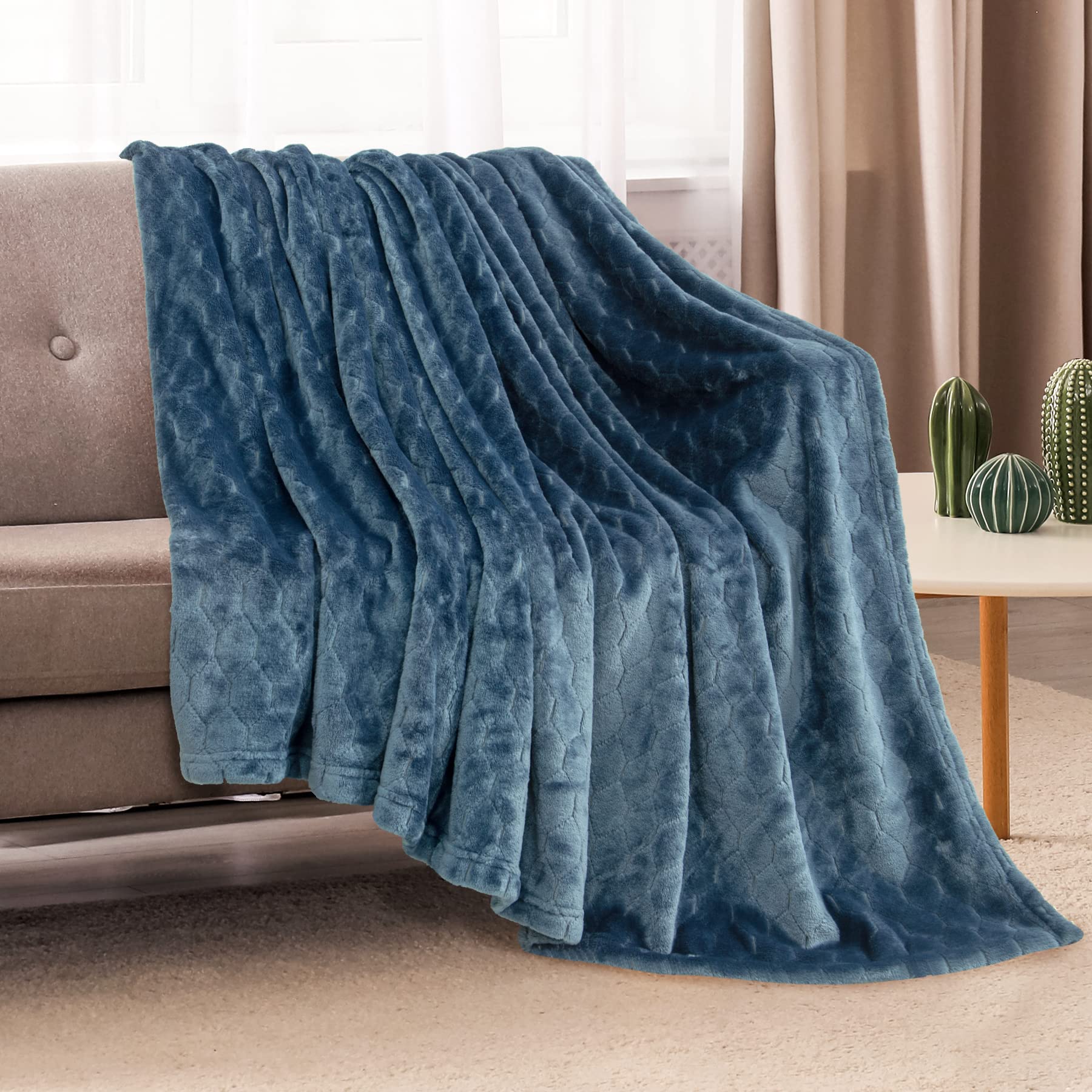 TOONOW Fleece Blanket Fuzzy Plush Throw Blanket 50" x 60", Super Soft Fluffy Bed Blanket Geometric Pattern Comfy Microfiber Flannel Blankets for Couch, Bed, Sofa, Black