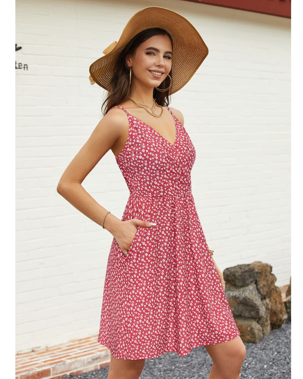 Newshows Women's Summer Dress 2025 Spaghetti Strap Sleeveless V Neck Casual Swing Sundress with Pockets