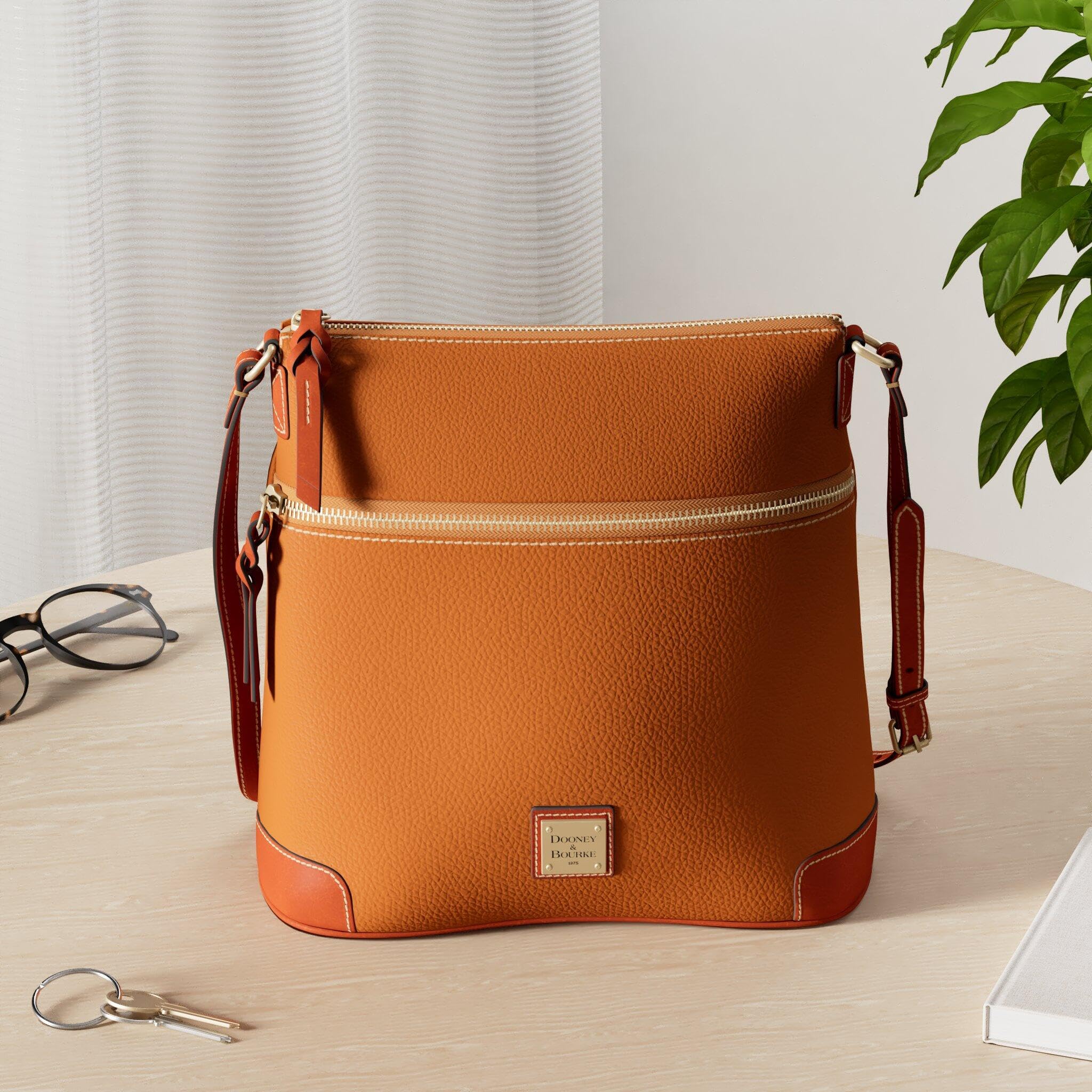 Dooney & Bourke Women's Crossbody in Pebble Grain Leather, Large Handbag with Adjustable Shoulder Strap