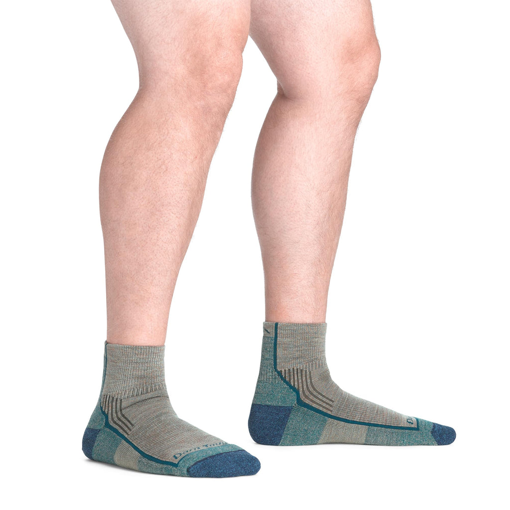 Darn Tough (Style 1959) Men's Hiker Quarter Midweight with Cushion Hiking Sock
