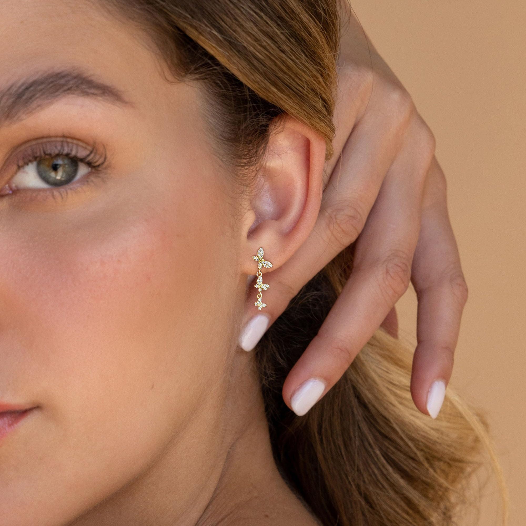Gold Earrings for Women, 14K Gold Plated Tassel Dangle Earrings for Women Trendy Hypoallergenic Long Chain Earring Dainty Pearl Drop Earrings Elegant Wedding Earring Fashion Jewelry for Womens