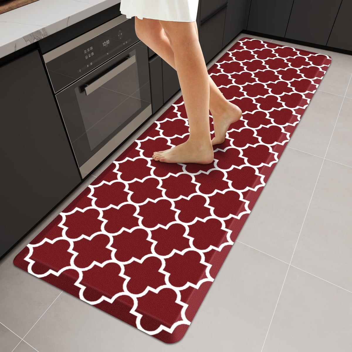 WISELIFE Anti-Fatigue Cushioned Kitchen Mat / Rug ,17.3"x 28",Non Slip Heavy Duty PVC Ergonomic Waterproof Comfort Rugs for Floor Home, Office, Sink, Laundry,Black
