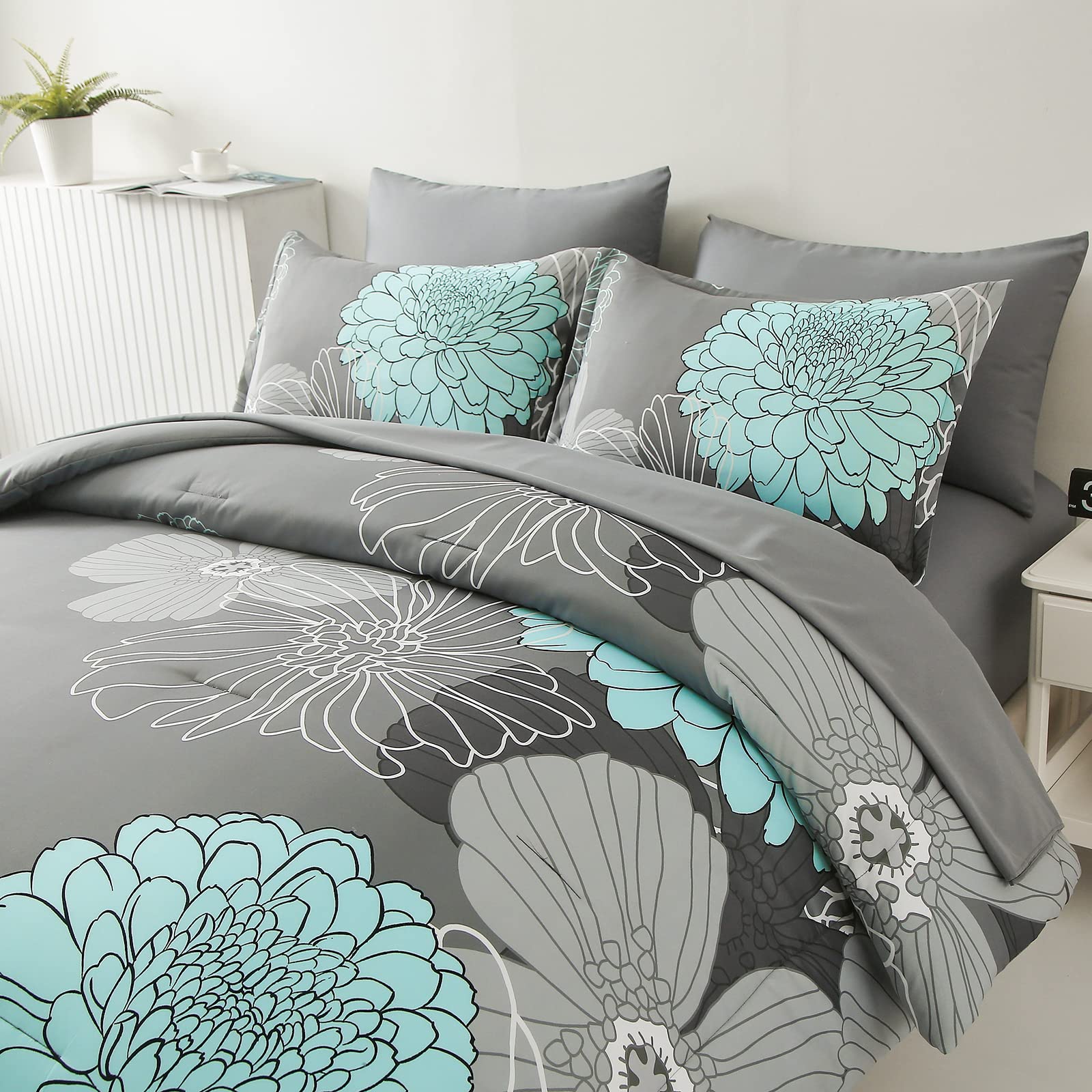 Yiran 7 Pieces Bed in a Bag Blue Floral Comforter Set Queen Size Flowers Comforter Set Soft Microfiber Bedding Set (1 Comforter 1 Flat Sheet 1 Fitted Sheet 2 Pillowshams 2 Pillowcases)