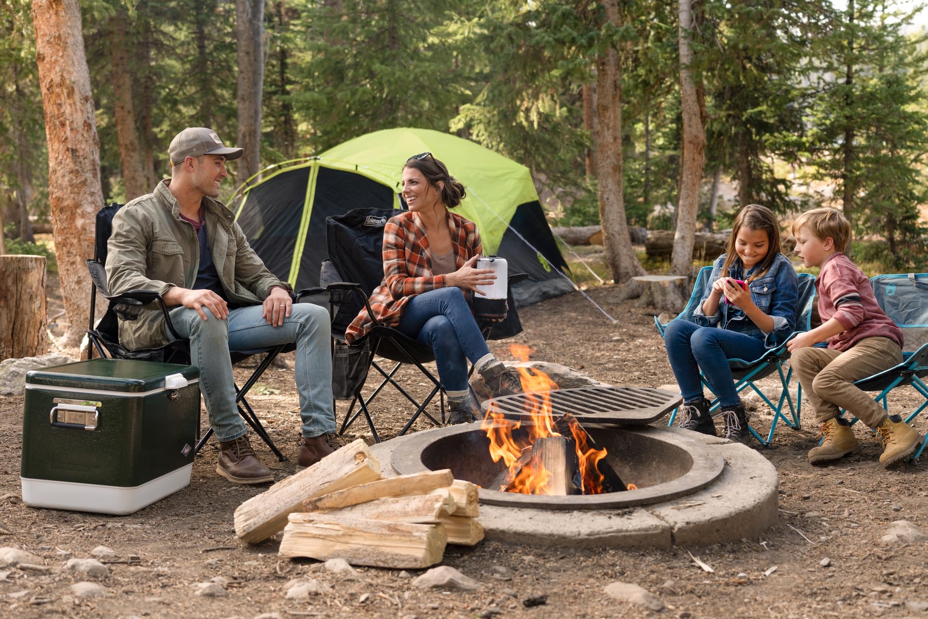Coleman Carlsbad Dark Room Tent with Screened Porch, 4/6 Person Tent Blocks 90% of Sunlight to Keep Inside Cool, Weatherproof Shelter with Easy Setup