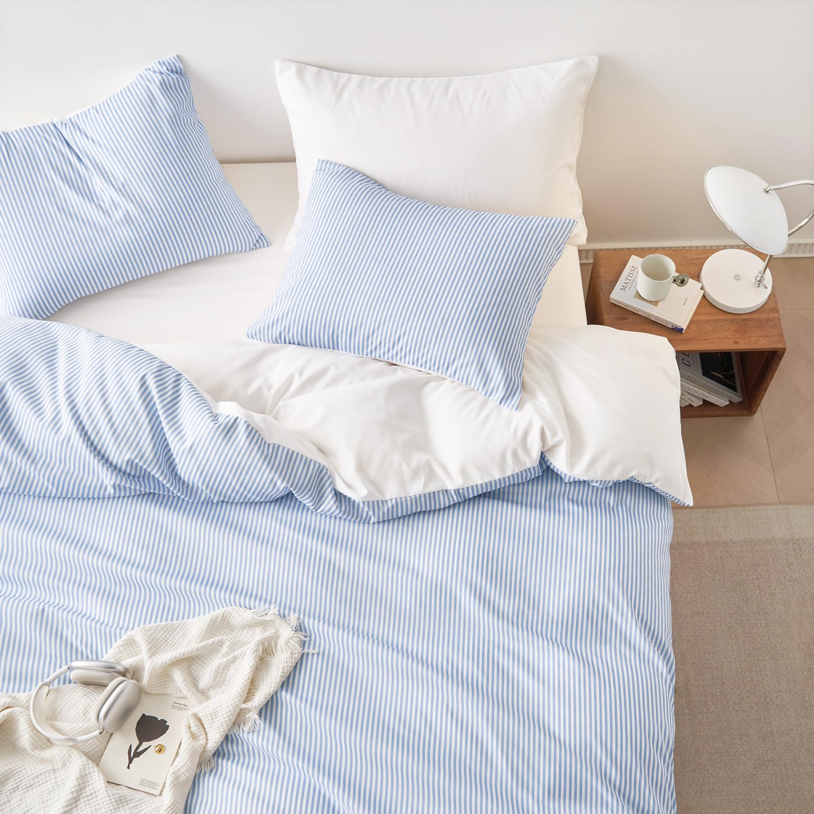 Wake In Cloud - Striped Comforter Set, Ticking Stripe Vertical Pinstripe Neutral Farmhouse Pattern Printed, Soft Lightweight Bedding, 3 Pieces, Blue White, Twin/Twin XL Size